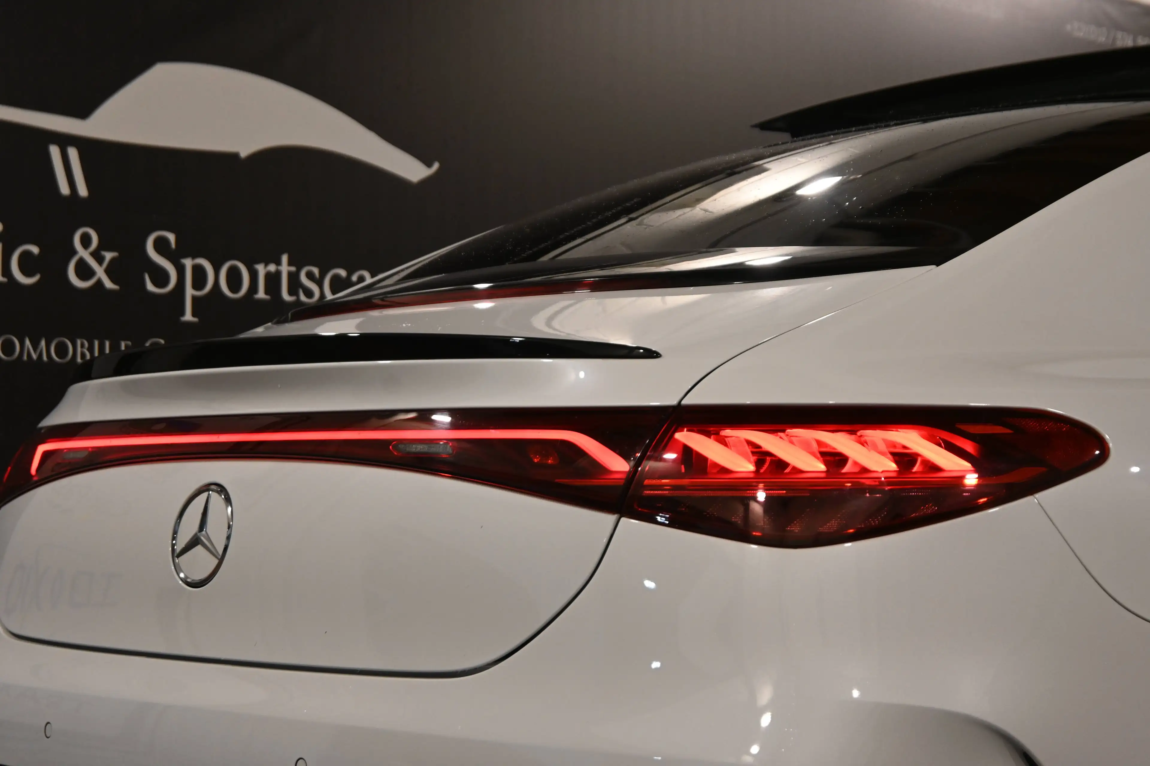 Mercedes-Benz EQA 350 EQA 350 + 4-Matic AMG LINE / PANO / AIR / CAMERA 360 / DISTRONIC / 21 INCH / FULL FULL OPTIONS !! — photo 7