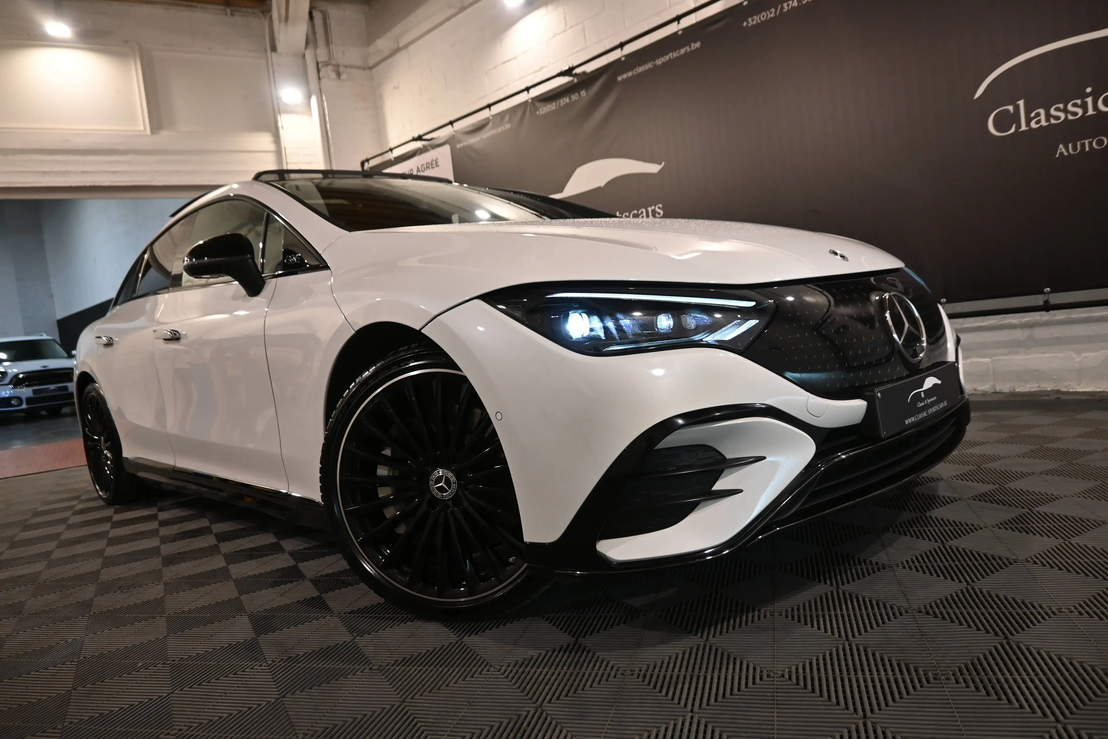 Mercedes-Benz EQA 350 EQA 350 + 4-Matic AMG LINE / PANO / AIR / CAMERA 360 / DISTRONIC / 21 INCH / FULL FULL OPTIONS !! — photo 2