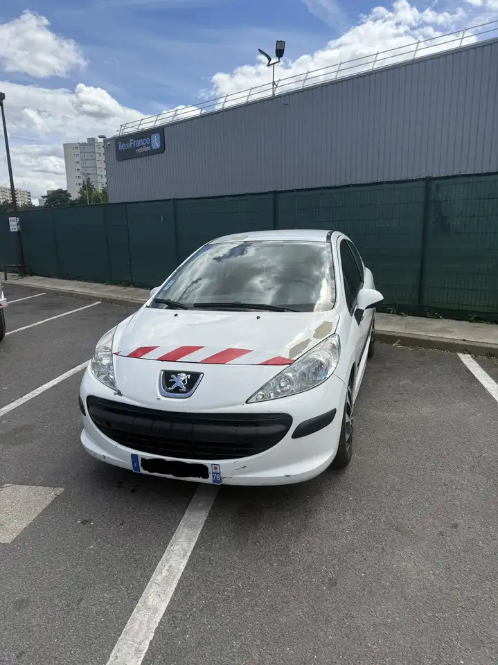 Peugeot 207 1.6 HDi 16v 90ch Sport