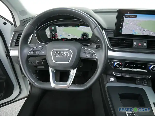 Audi Q5 view 11