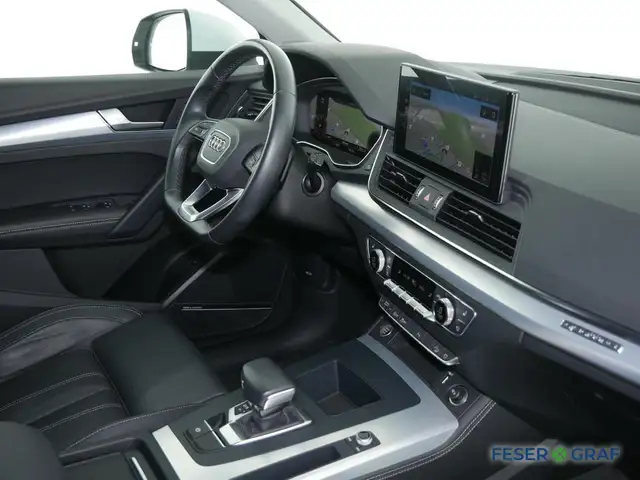 Audi Q5 view 5
