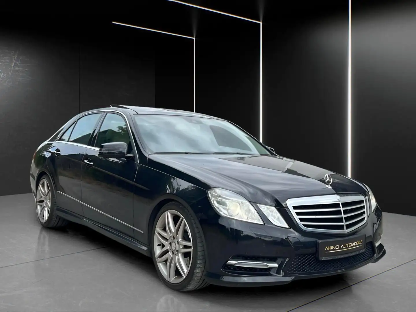 Mercedes-Benz E 220 CDI AMG Paket *7gTronic*Pano*TV*ServiceNeu Noir - 1