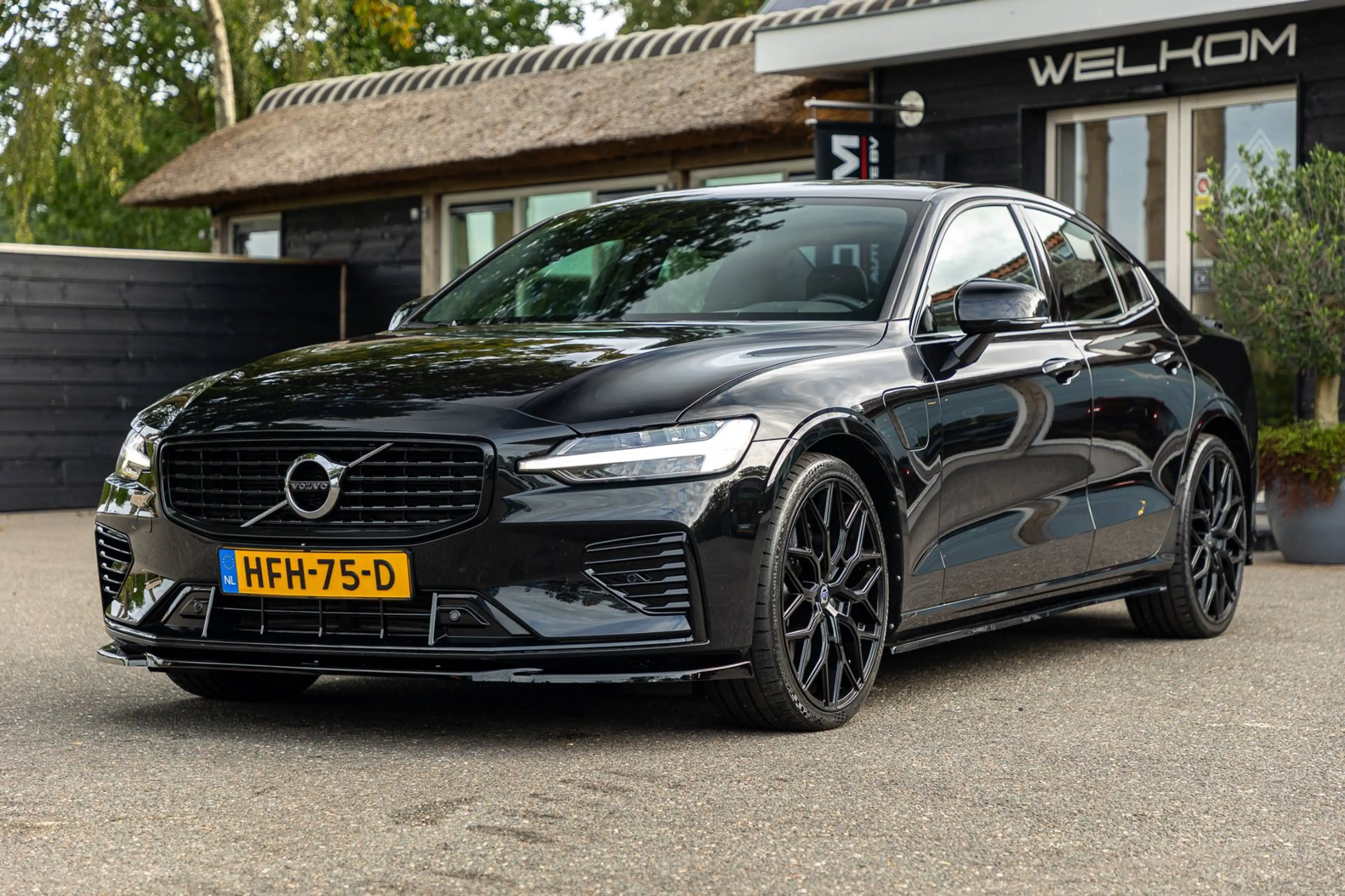 Volvo S60 2.0 Recharge T6 AWD R-Design 20inch Maxton Black e — photo 8