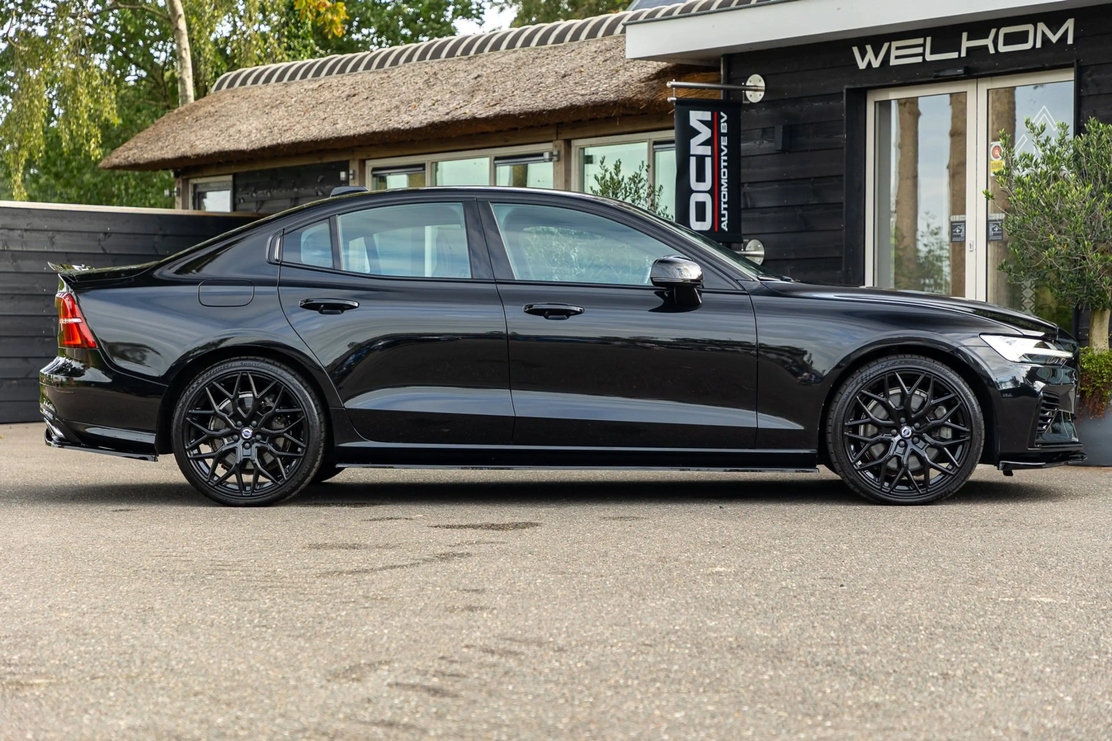 Volvo S60 2.0 Recharge T6 AWD R-Design 20inch Maxton Black e — photo 10