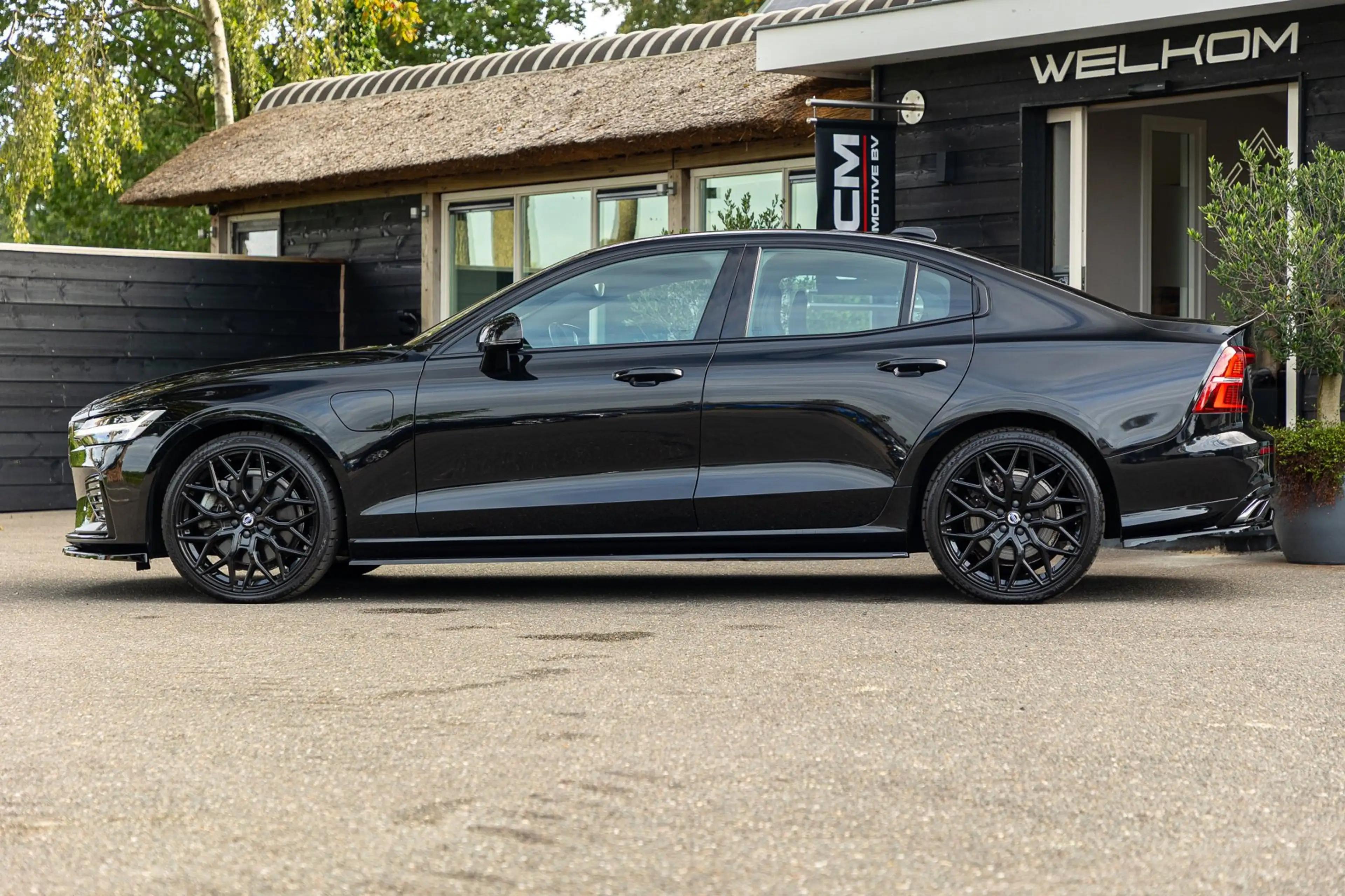 Volvo S60 2.0 Recharge T6 AWD R-Design 20inch Maxton Black e — photo 12