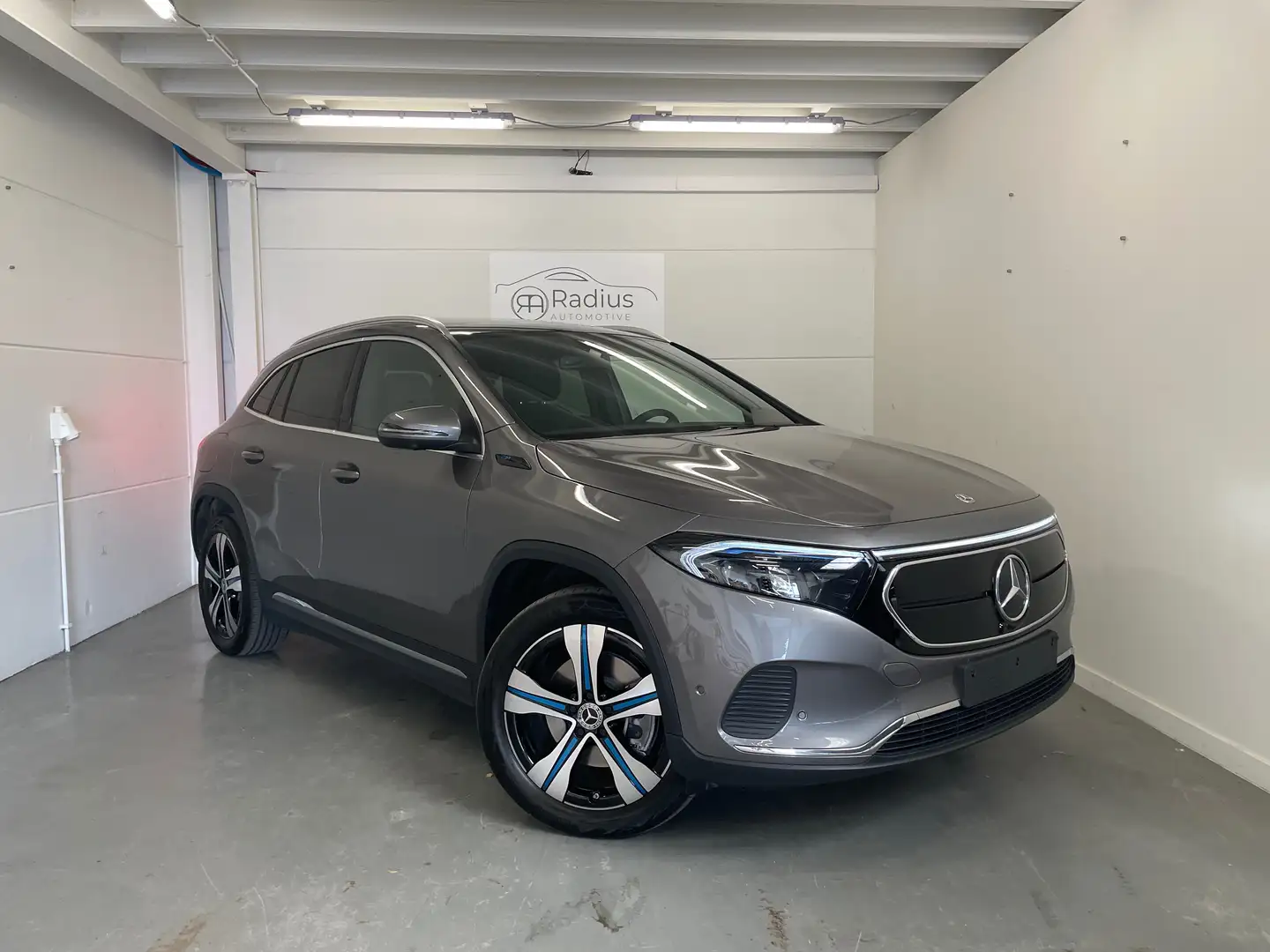 Mercedes-Benz EQA 250 EQA 250+ Electric Art Grijs - 2