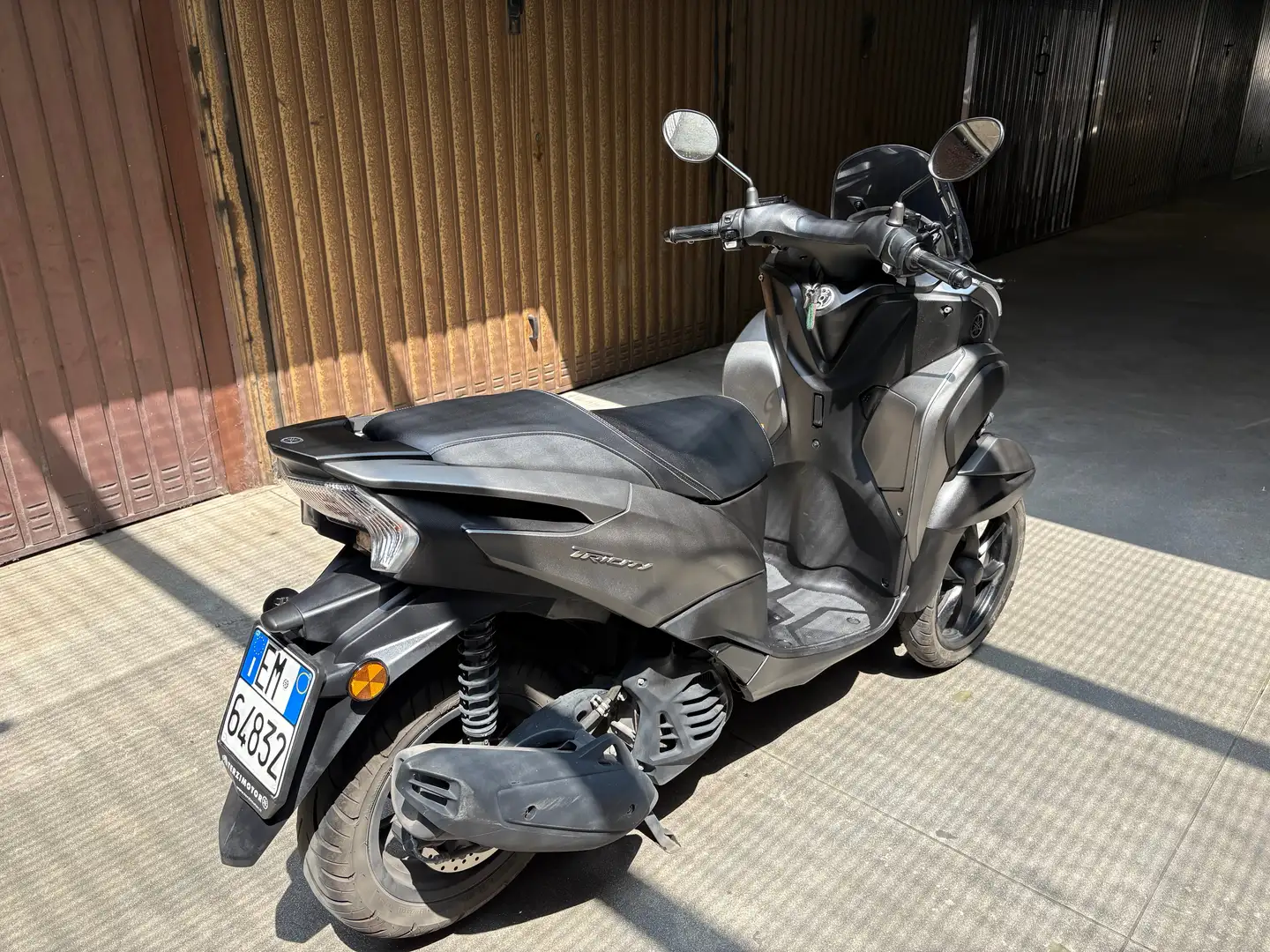 Yamaha TriCity 125 Grigio - 1