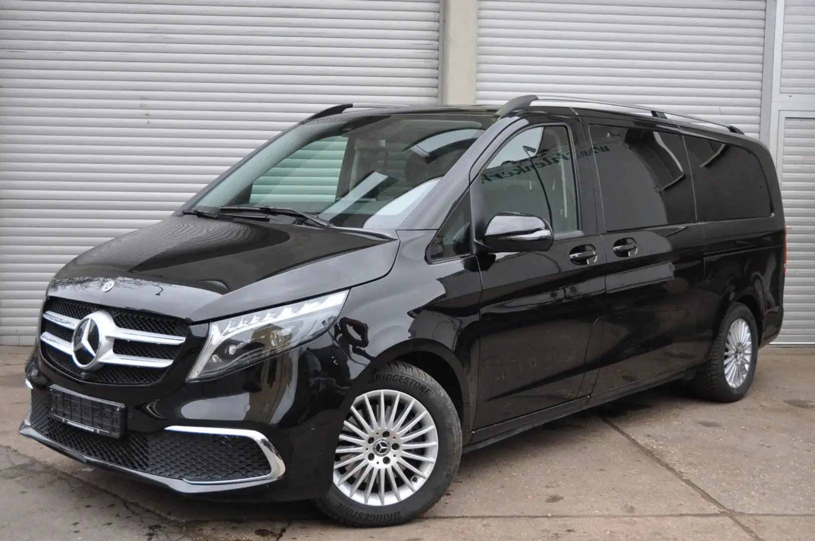Mercedes-Benz V 300 cdi Avantgarde*Extra Lang 8 Sitzer Leder Schwarz - 1