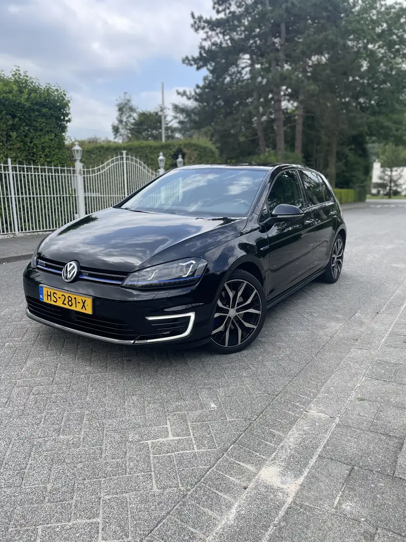 Volkswagen Golf 7 GTE 1.4 TSI Zwart - 1