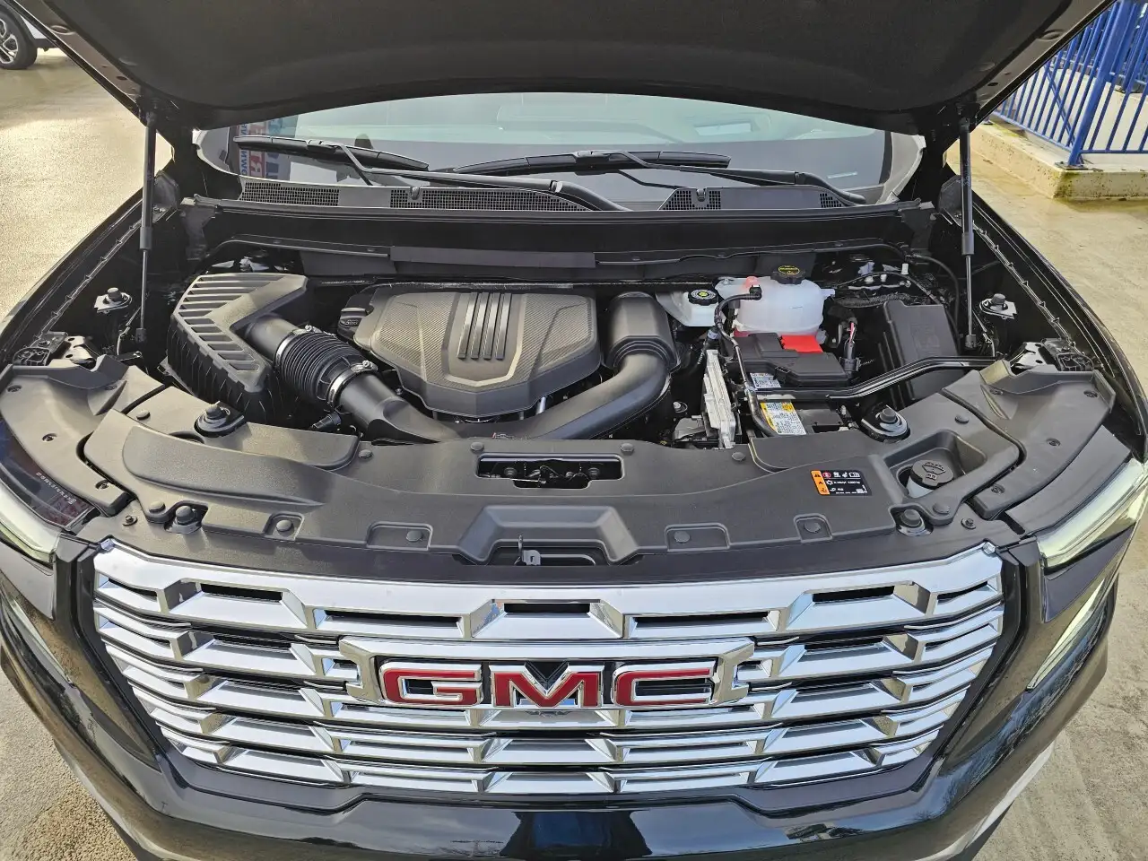 GMC Acadia снимка GMC Acadia