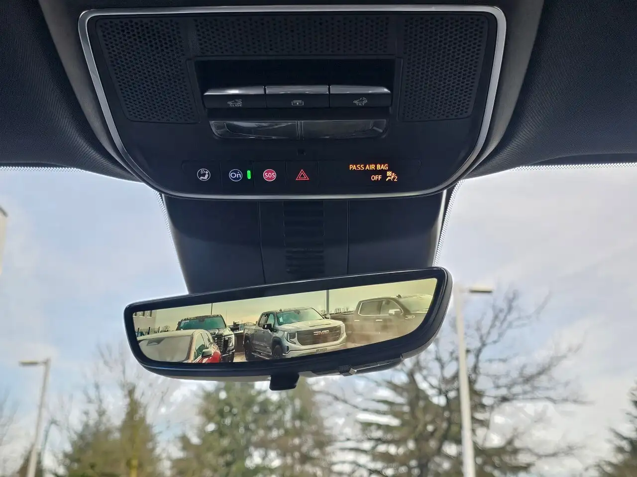 GMC Acadia снимка GMC Acadia