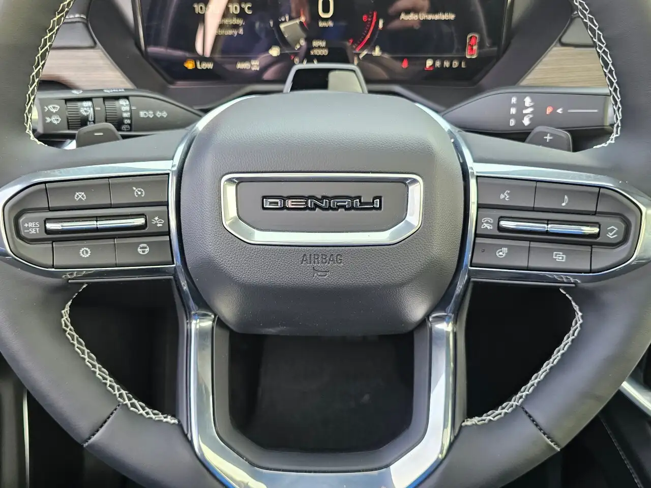 GMC Acadia снимка GMC Acadia