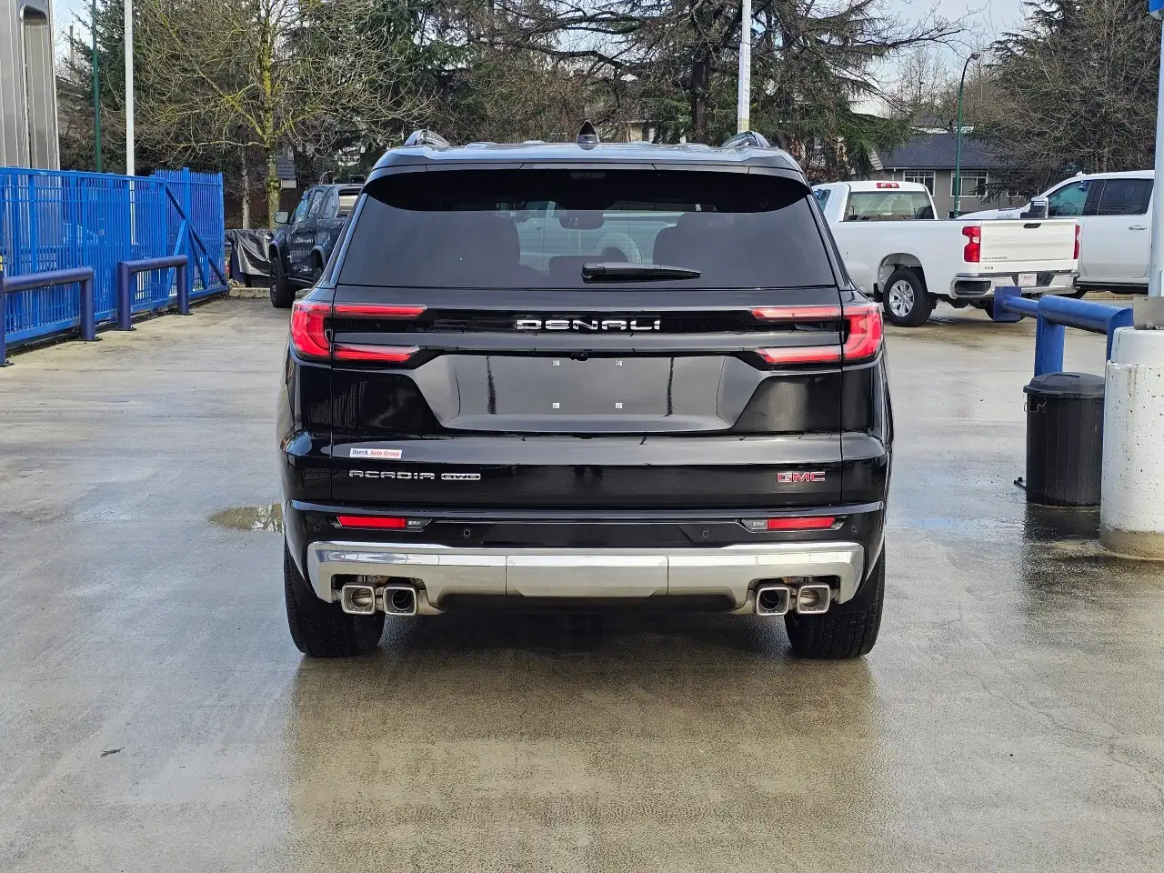 GMC Acadia снимка GMC Acadia