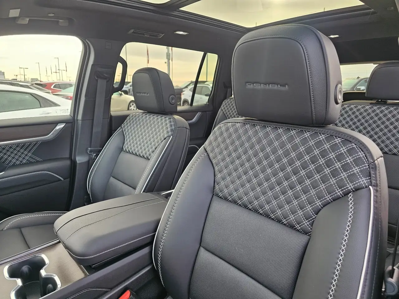 GMC Acadia снимка GMC Acadia