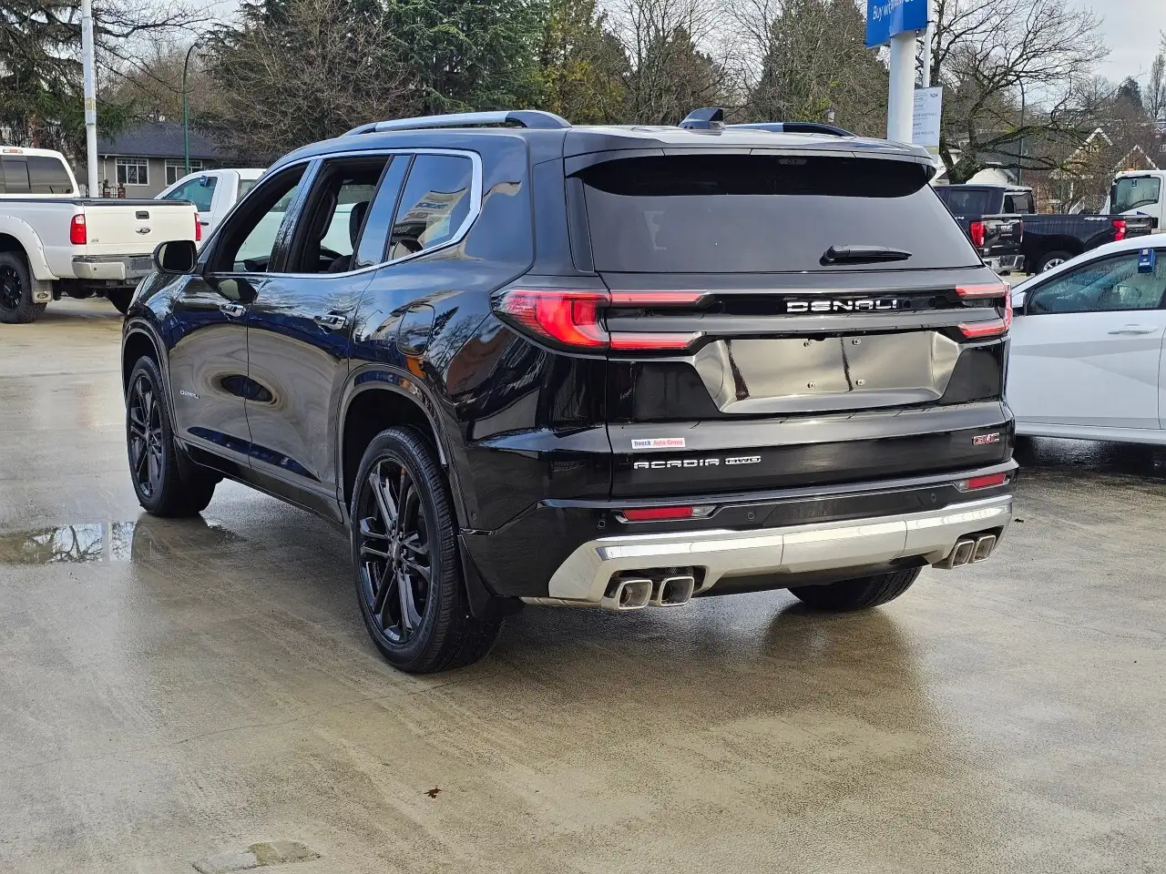 GMC Acadia снимка GMC Acadia