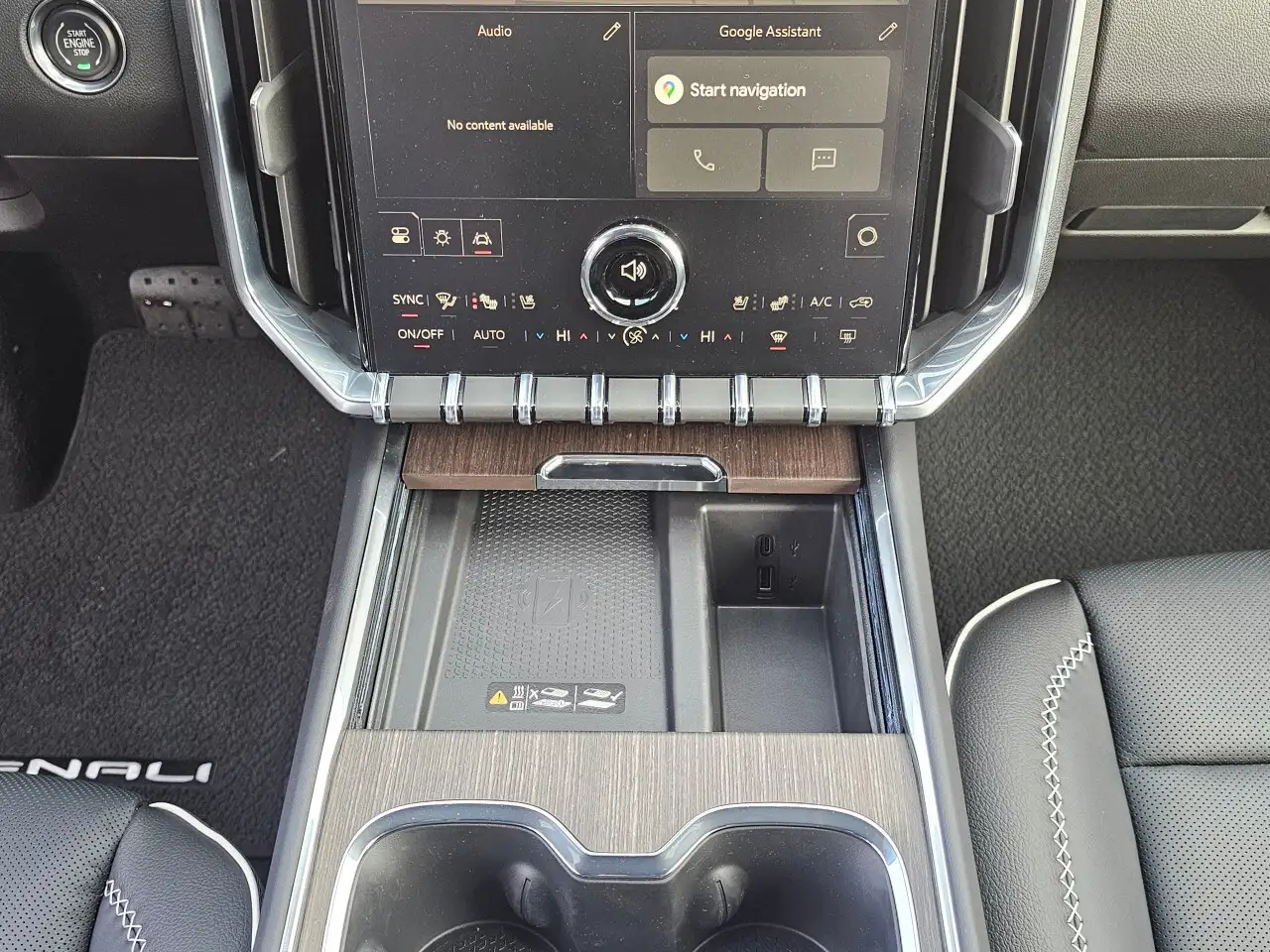 GMC Acadia снимка GMC Acadia