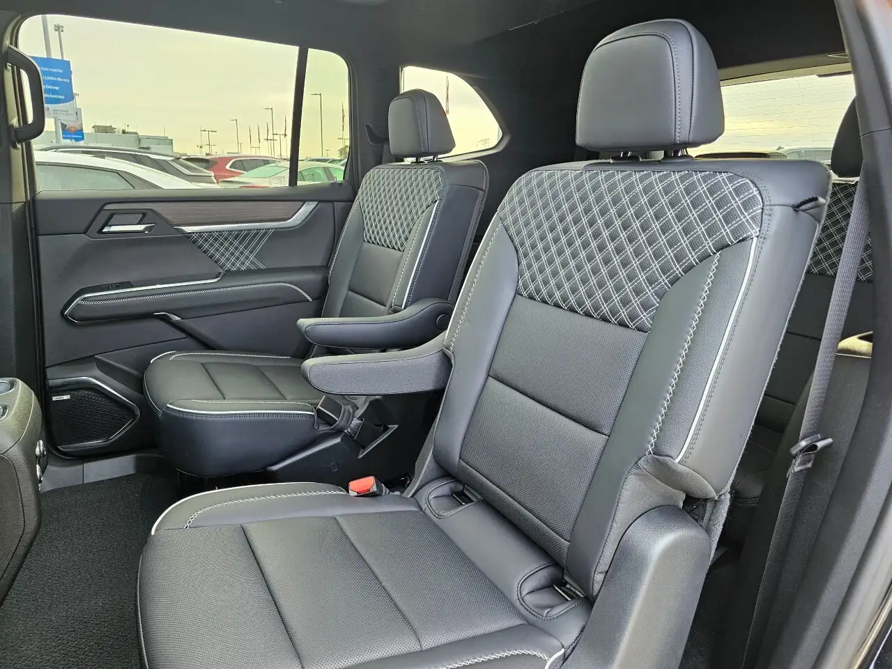 GMC Acadia снимка GMC Acadia