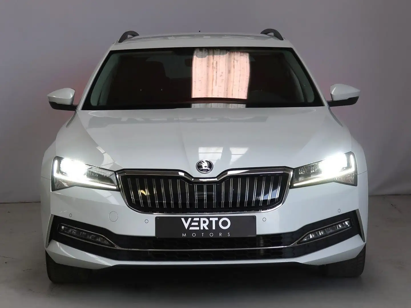 Skoda Superb Superb Combi PHEV 1.4 TSI Ambition DSG (160 kW) Blanc - 2