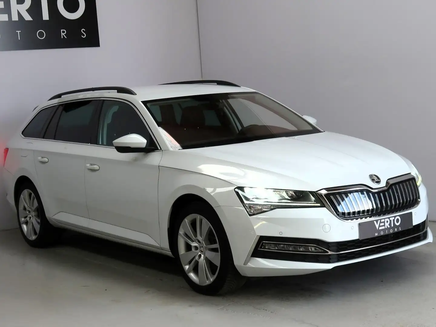 Skoda Superb Superb Combi PHEV 1.4 TSI Ambition DSG (160 kW) Blanc - 1