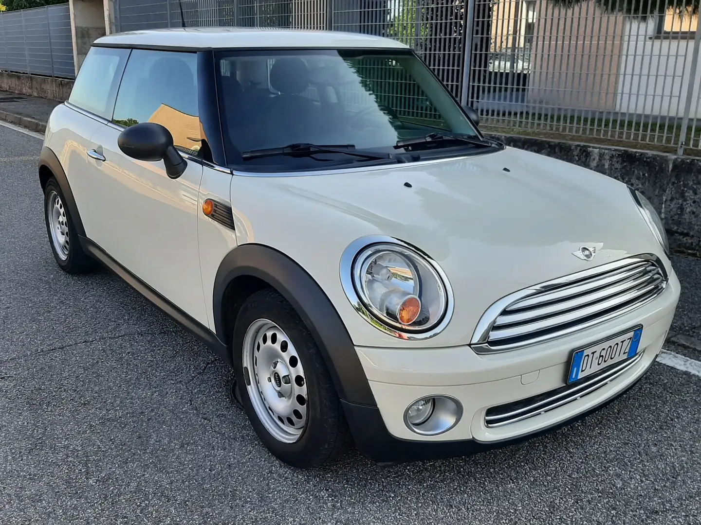 MINI One Mini III R56 2007 Hatchback 1.4 Chili Beige - 1