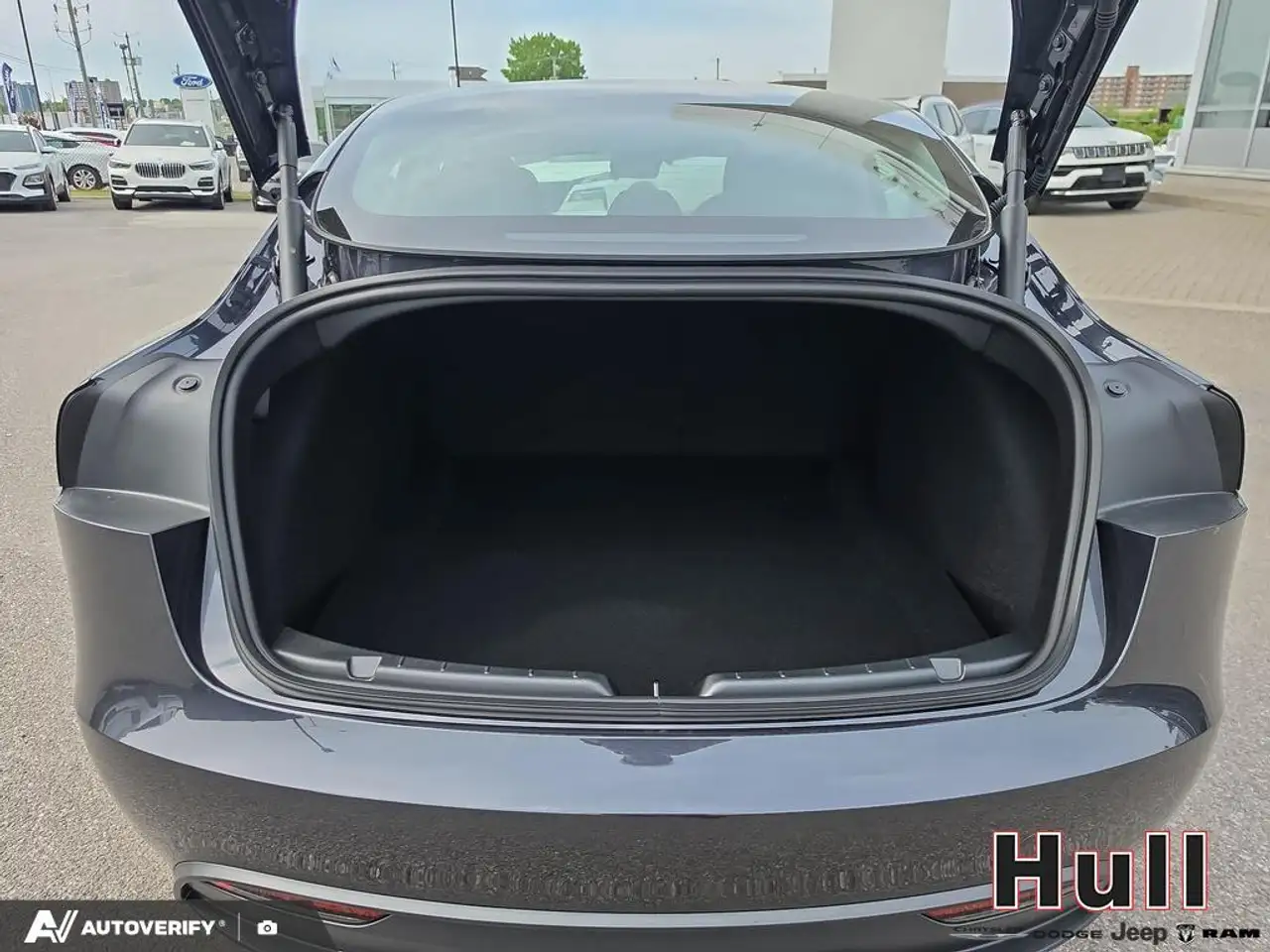 Tesla Model 3 fotografie Tesla Model 3