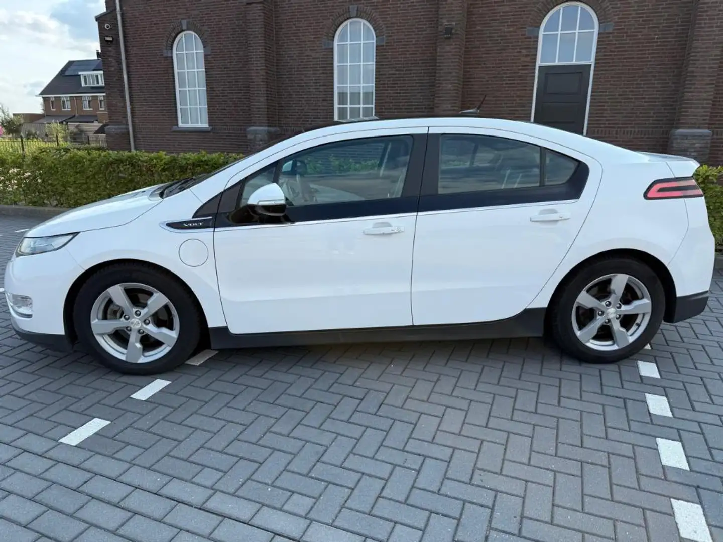 Chevrolet Volt 1.4 LT Plug-in hybride/LEDER/NAVI/NAP 2013 Bílá - 2