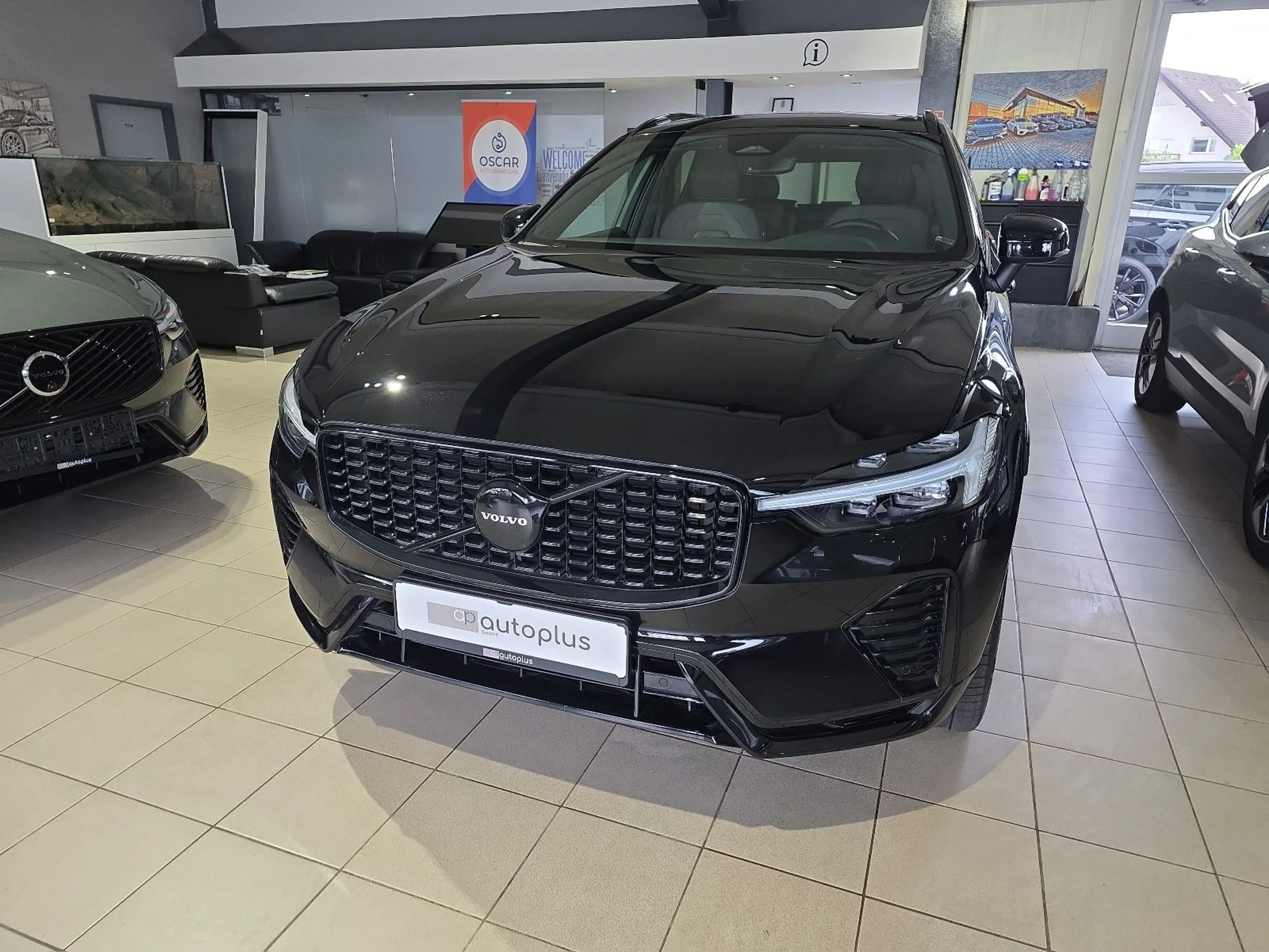 Volvo XC60 T6 Plus Black Edition Recharge AWD ACC BLIS — photo 2