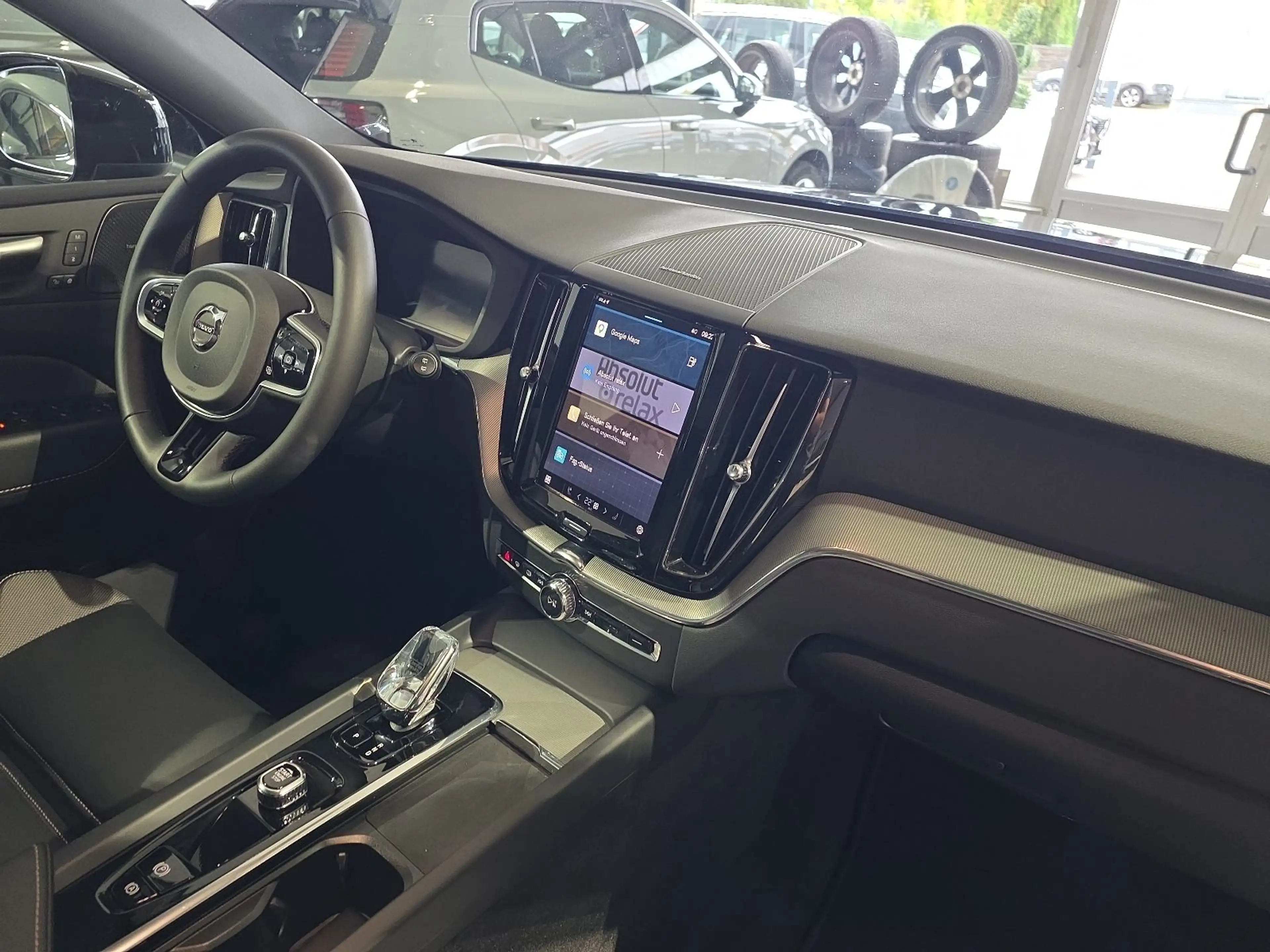 Volvo XC60 T6 Plus Black Edition Recharge AWD ACC BLIS — photo 12