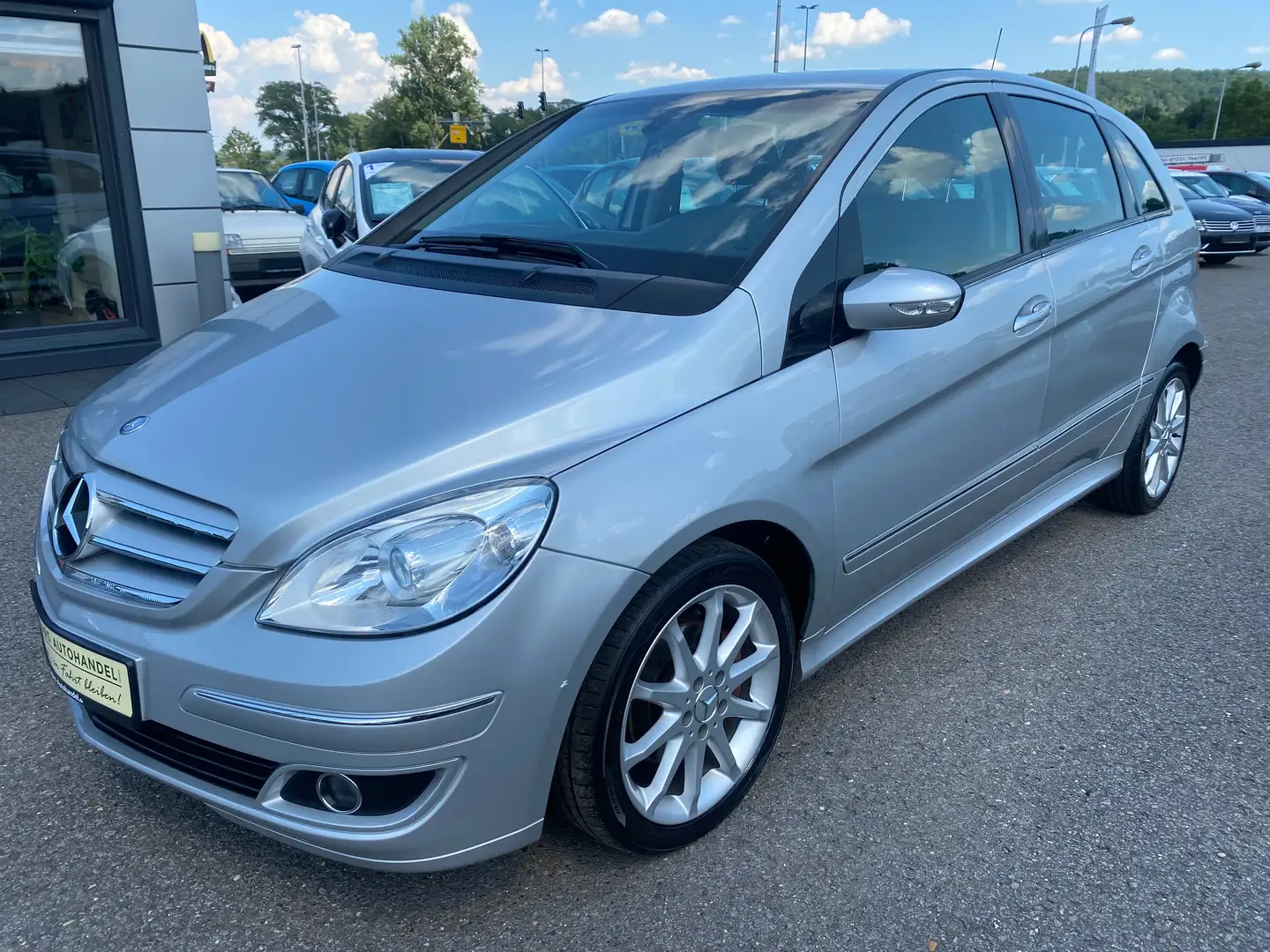 Mercedes-Benz B 200 Automatik Sportpaket Einparkhilfe Sitzheizung AHK Gris - 1