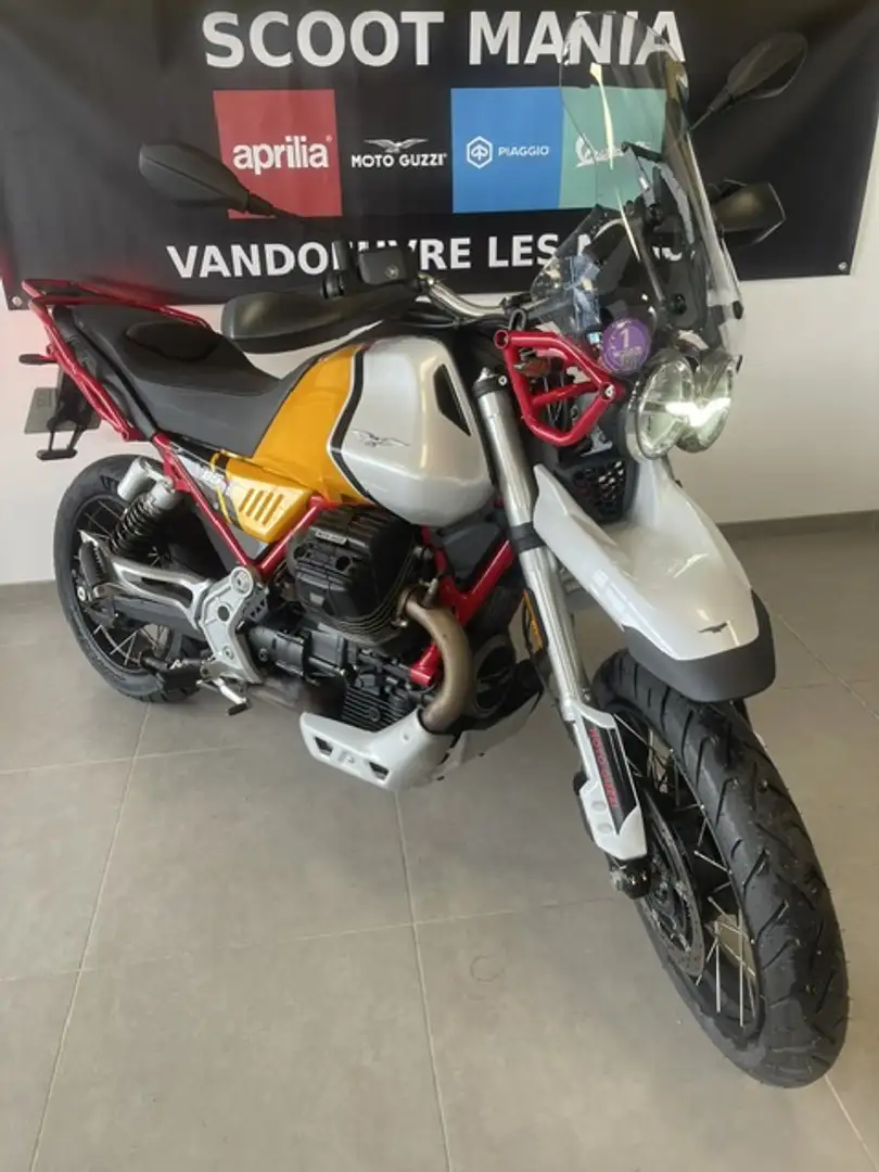 Moto Guzzi V 85 TT Blanco - 1