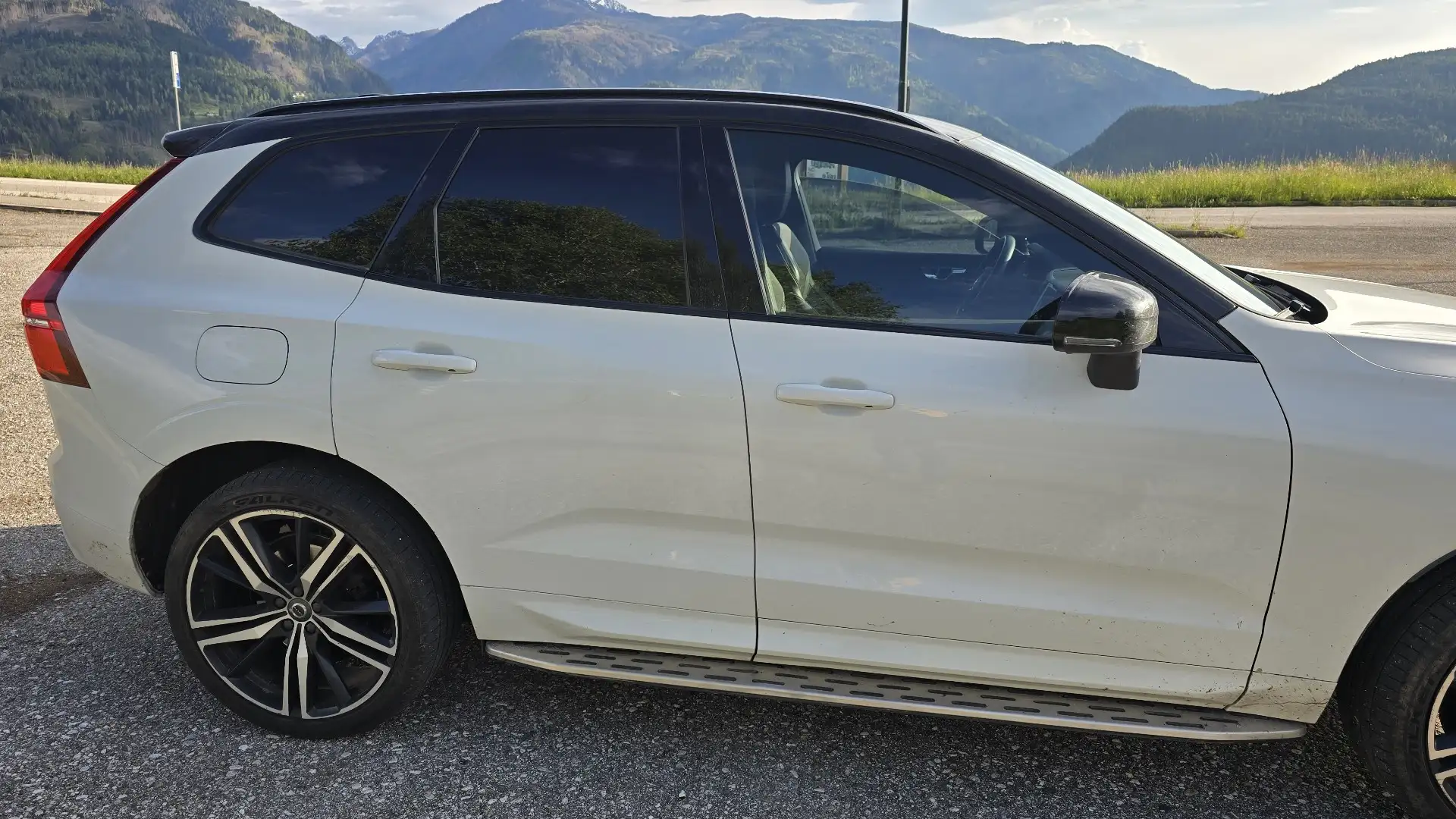 Volvo XC60 XC60 II 2019 2.0 t8 te R-design awd White - 2
