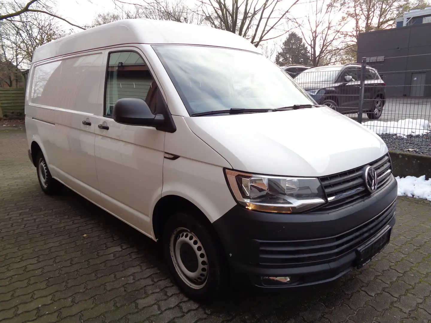 Volkswagen T6 Transporter 2.0 TDI Mittelhochdach lang *ZR neu* Weiß - 2
