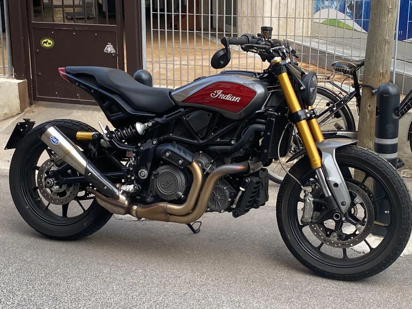 Indian FTR 1200 S Argento - 1