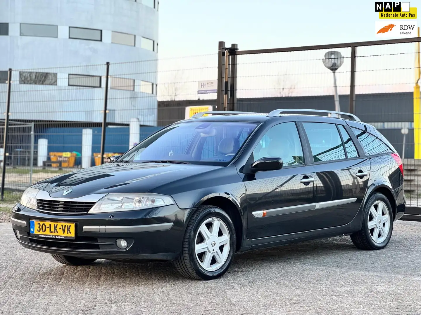 Renault Laguna Grand Tour 2.0-16V Privilège/AUT/NAVI/STOELVERW/EL Negro - 1
