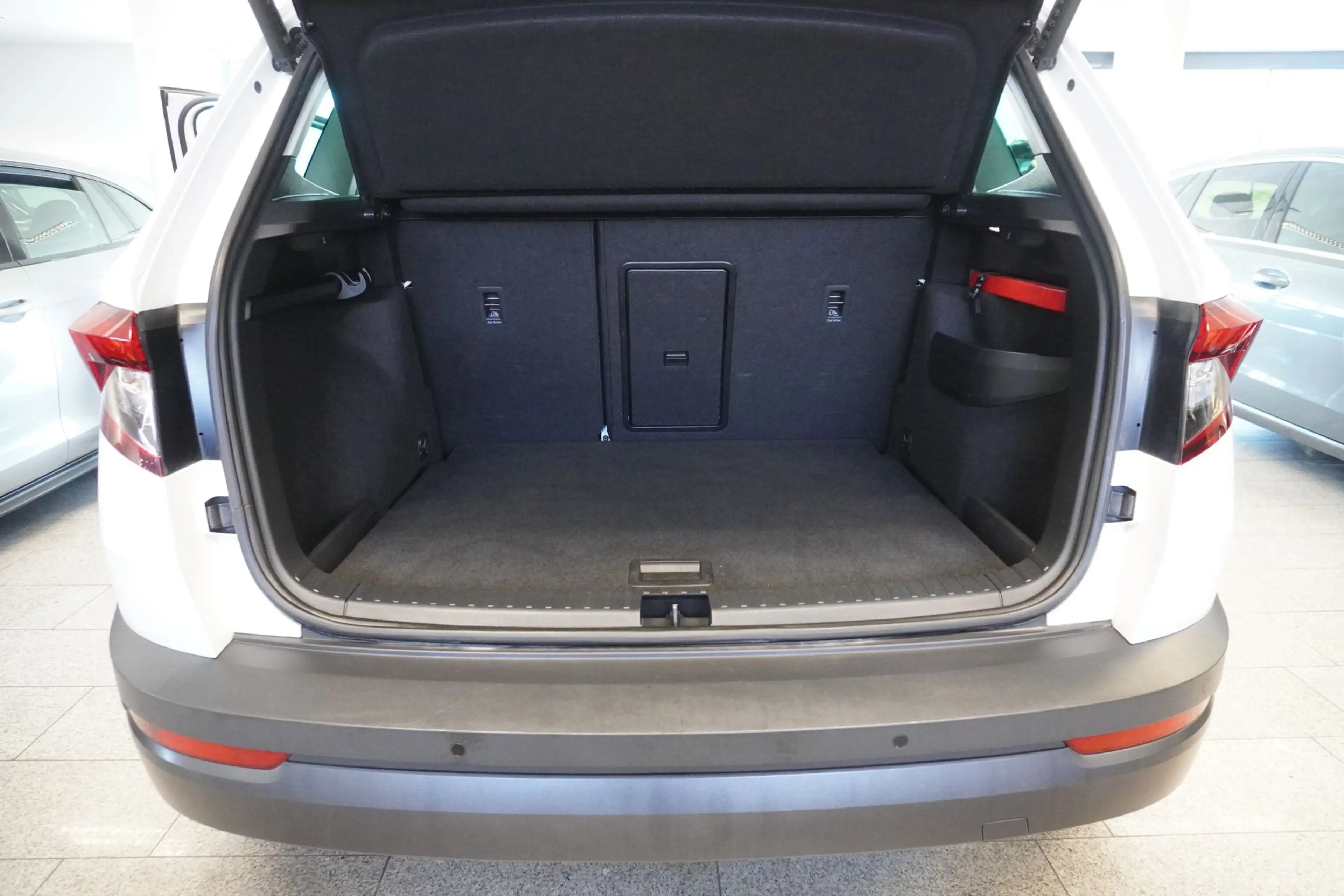Skoda Karoq 2,0 TDI SCR 4x4 Style SC DSG — photo 10