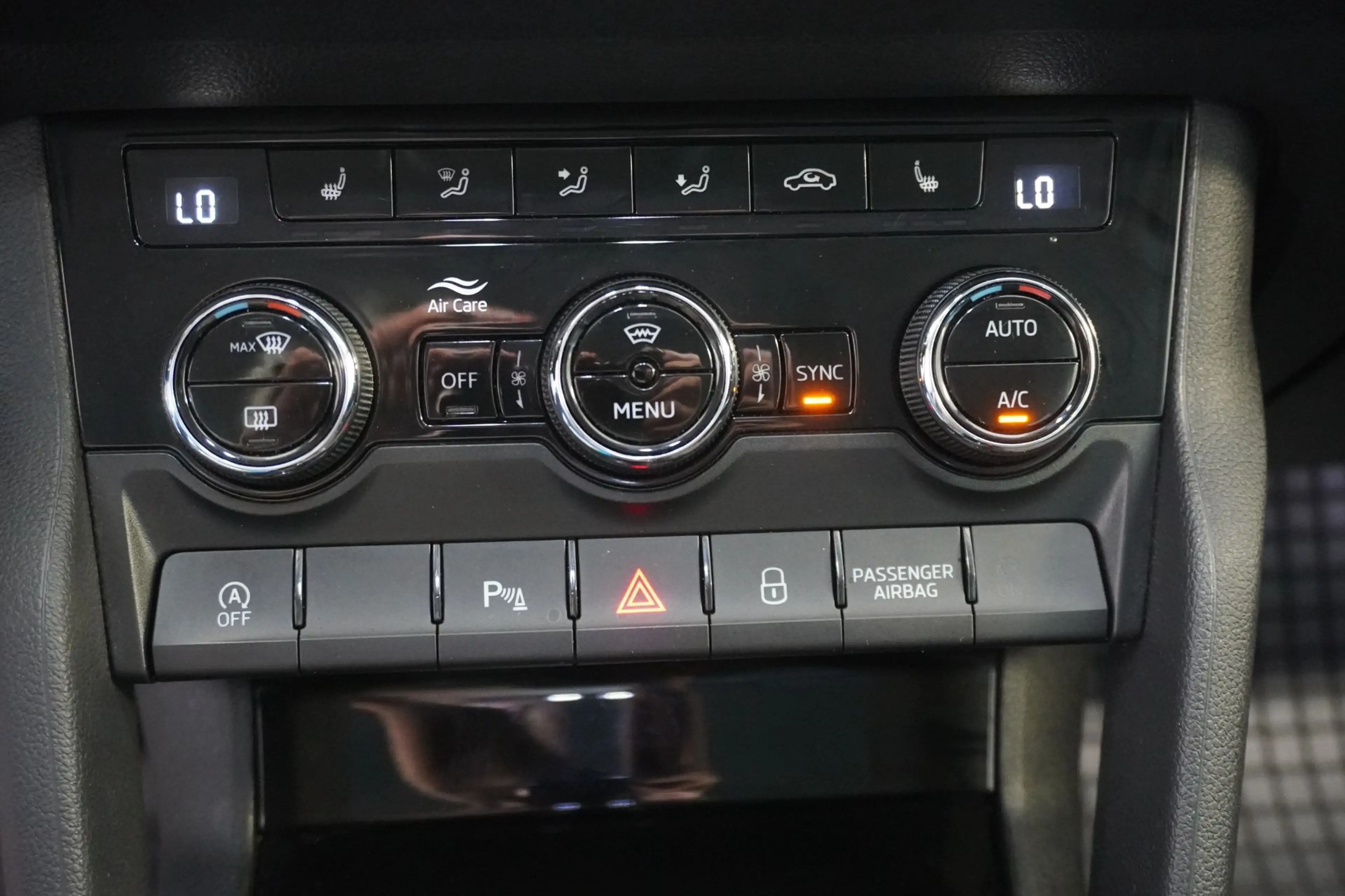 Skoda Karoq 2,0 TDI SCR 4x4 Style SC DSG — photo 14