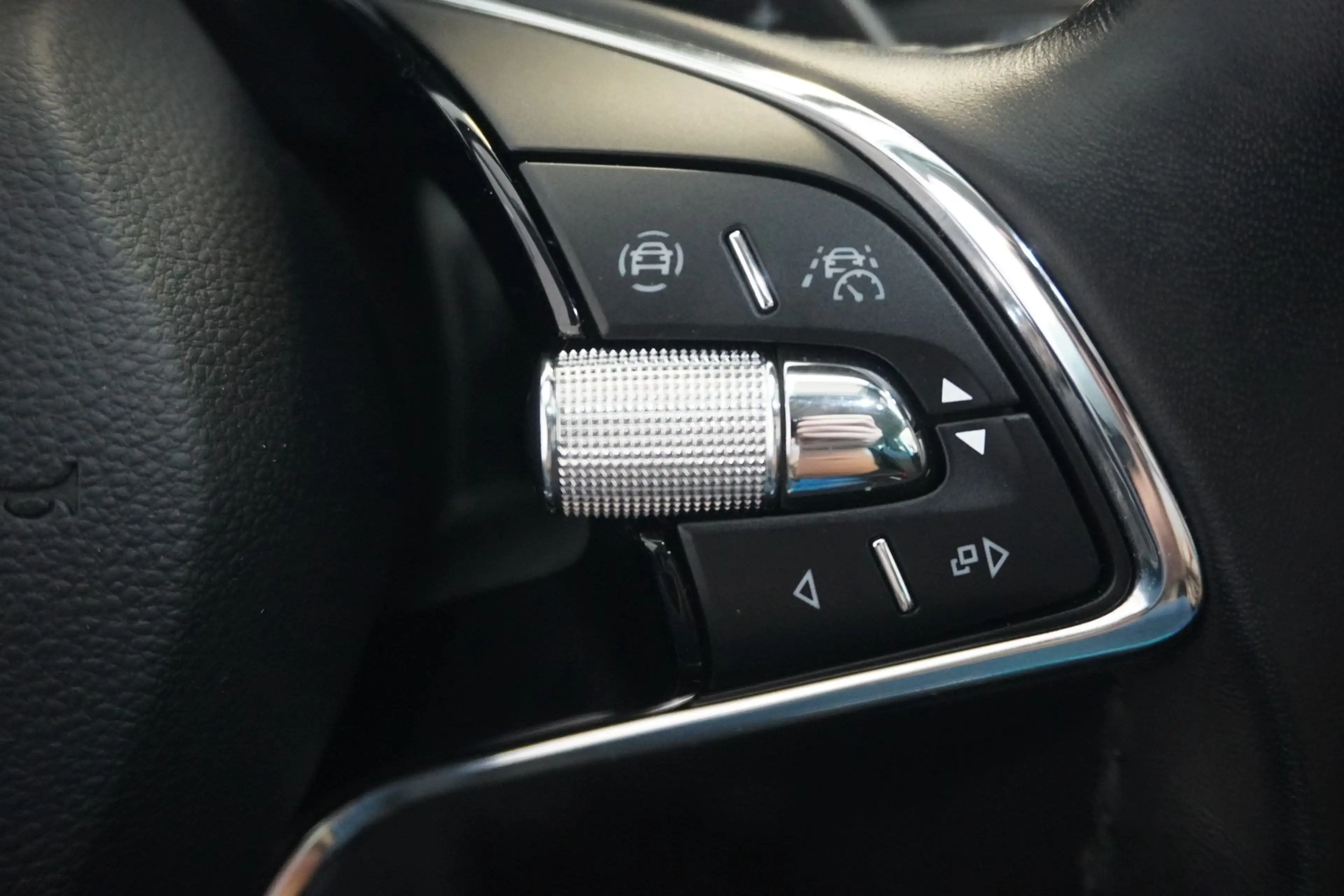 Skoda Karoq 2,0 TDI SCR 4x4 Style SC DSG — photo 13