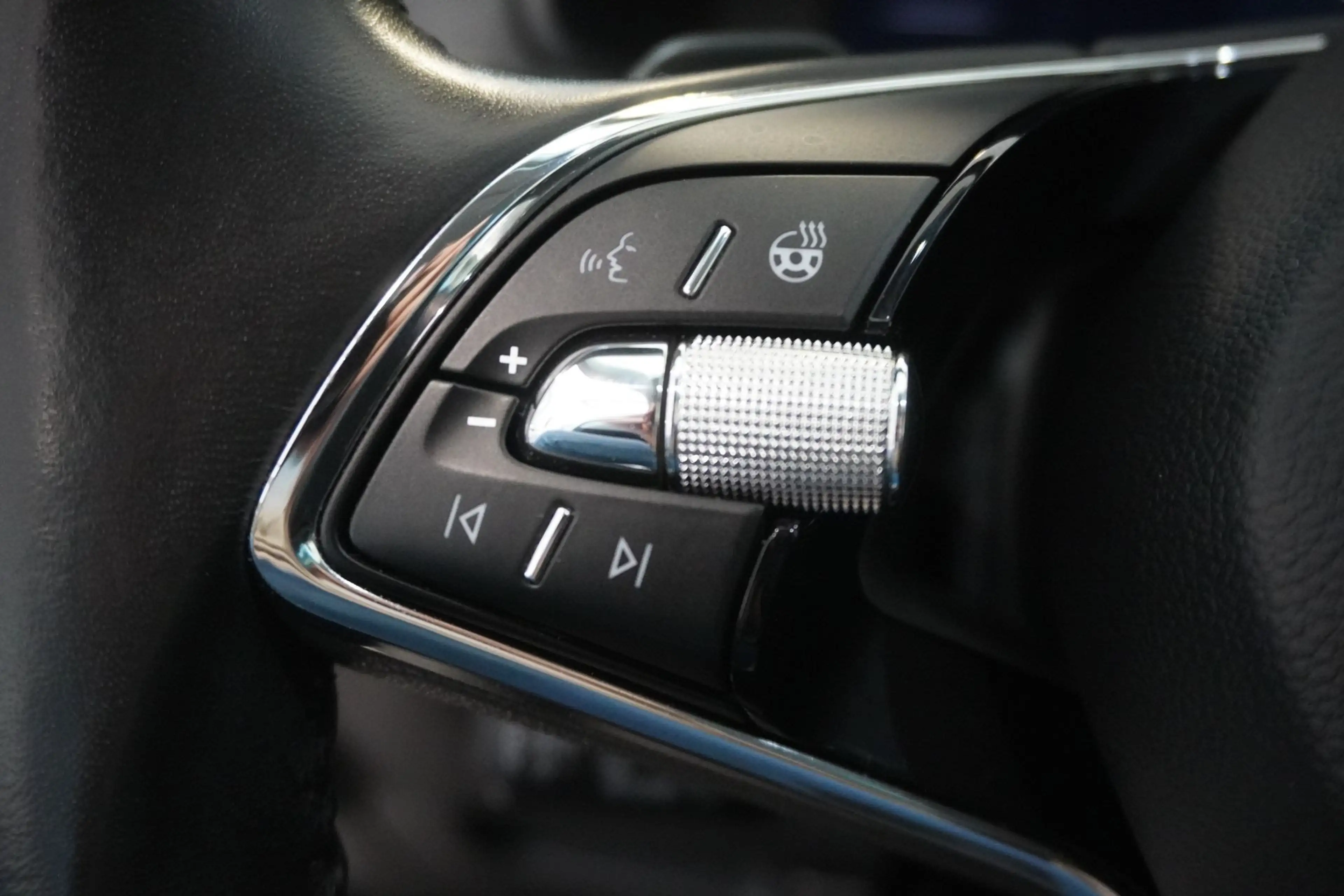 Skoda Karoq 2,0 TDI SCR 4x4 Style SC DSG — photo 12