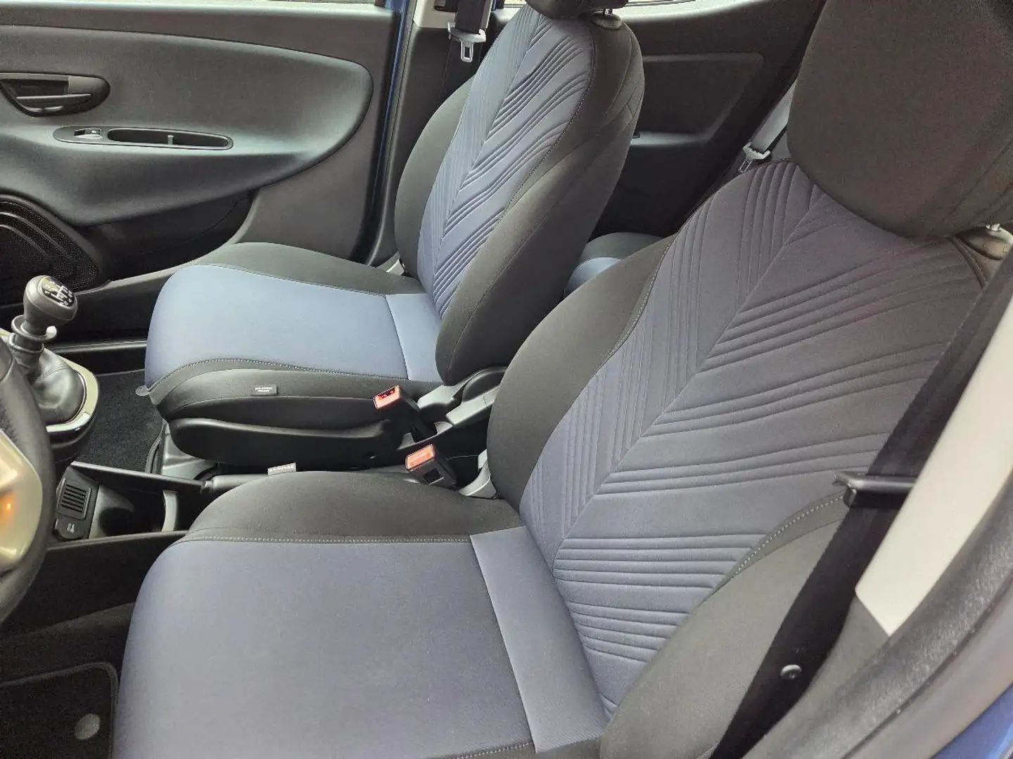 Lancia Ypsilon 1.0 FireFly 5p.S&S Hyb. Gold Pl. Blu/Azzurro - 2