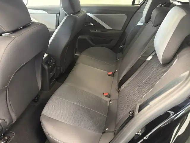 Opel Astra view 13