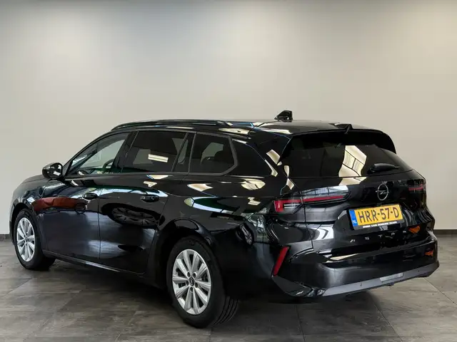 Opel Astra view 4