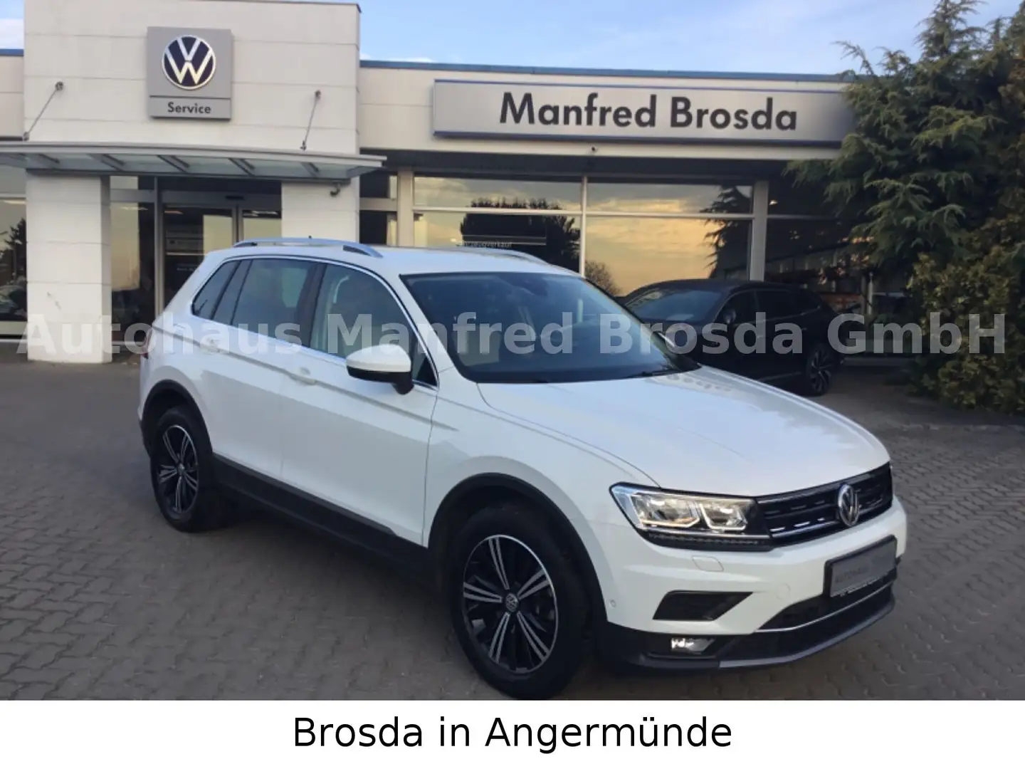 Volkswagen Tiguan Highline 4Mot NAV KAM WR Wit - 1