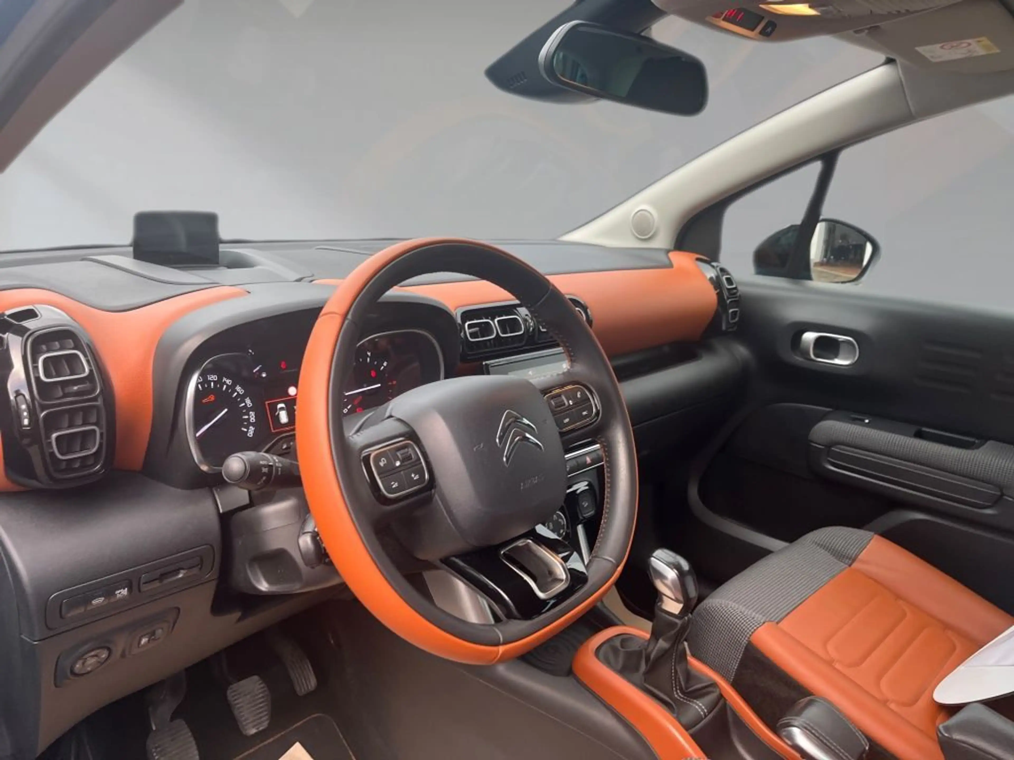 Citroen C3 Aircross PureTech 110 Stop & Start Shine — photo 11