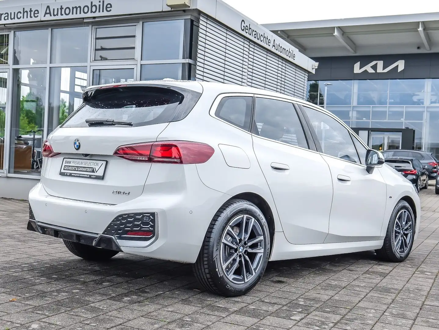 BMW 218 d Active Tourer M Sport ACC AHK RFK LED DAB Weiß - 2