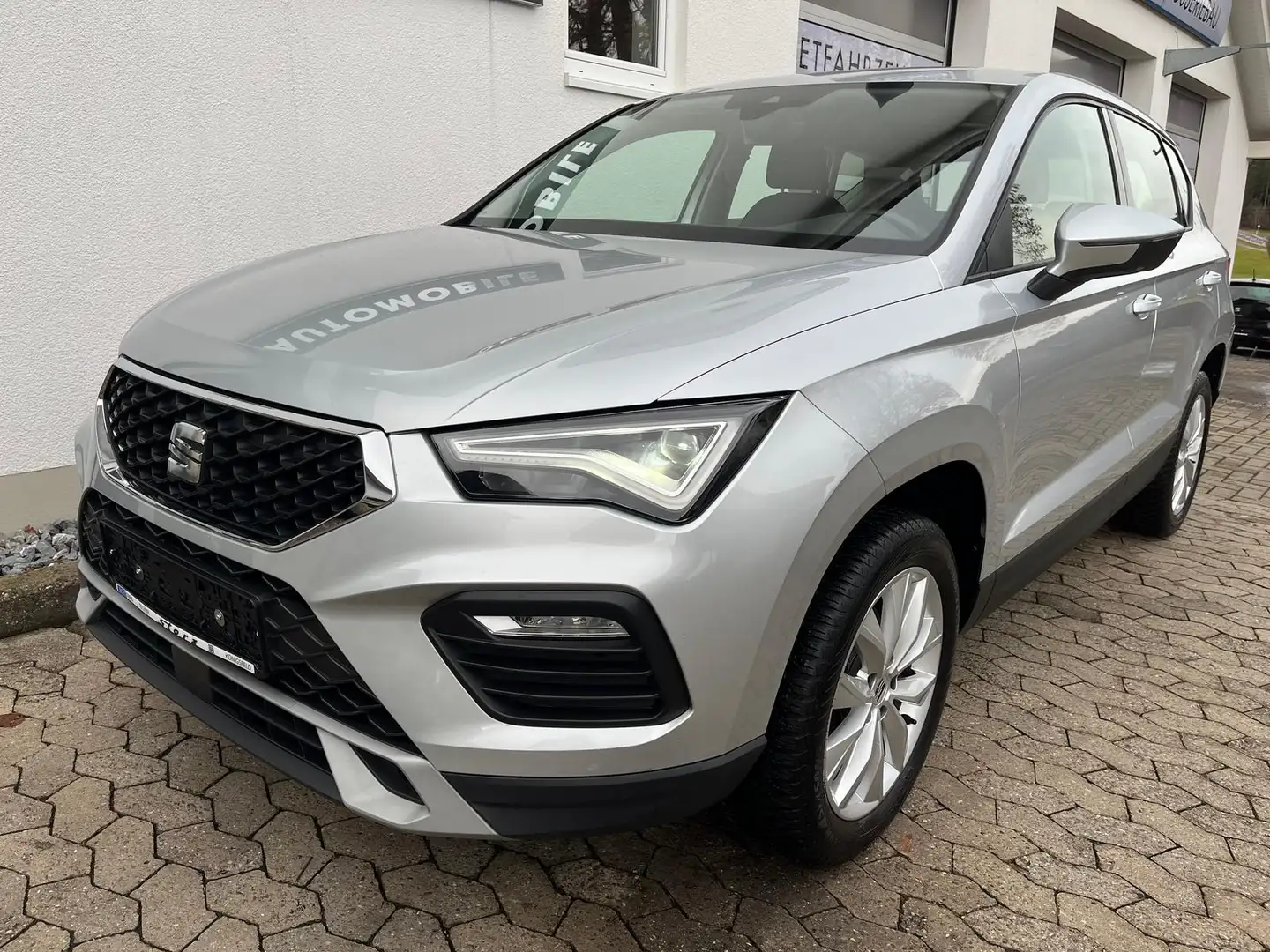 SEAT Ateca Style 1.5 TSI NAVI AHK LED PDC SHZ Silber - 2