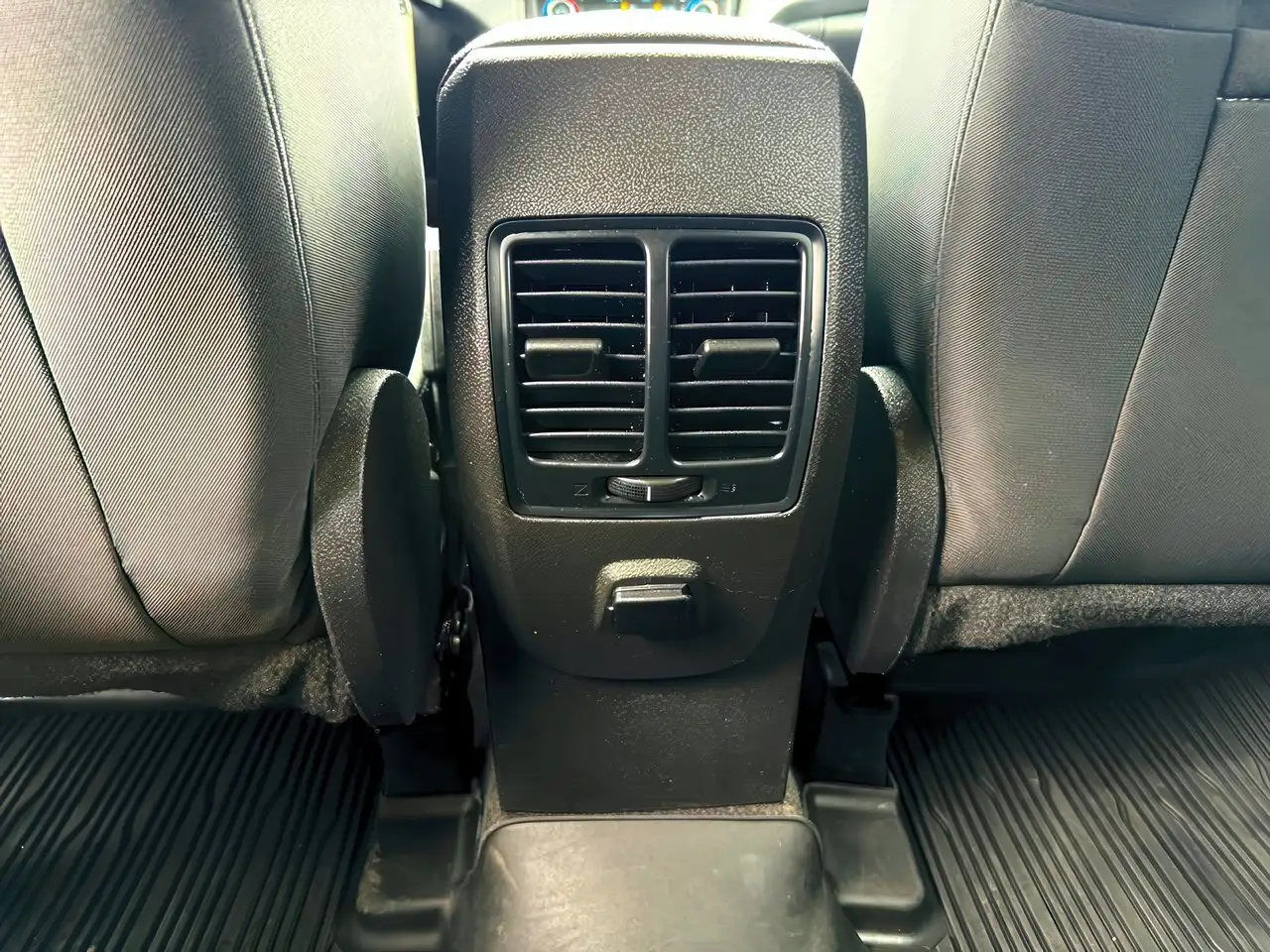 Ford Escape снимка Ford Escape