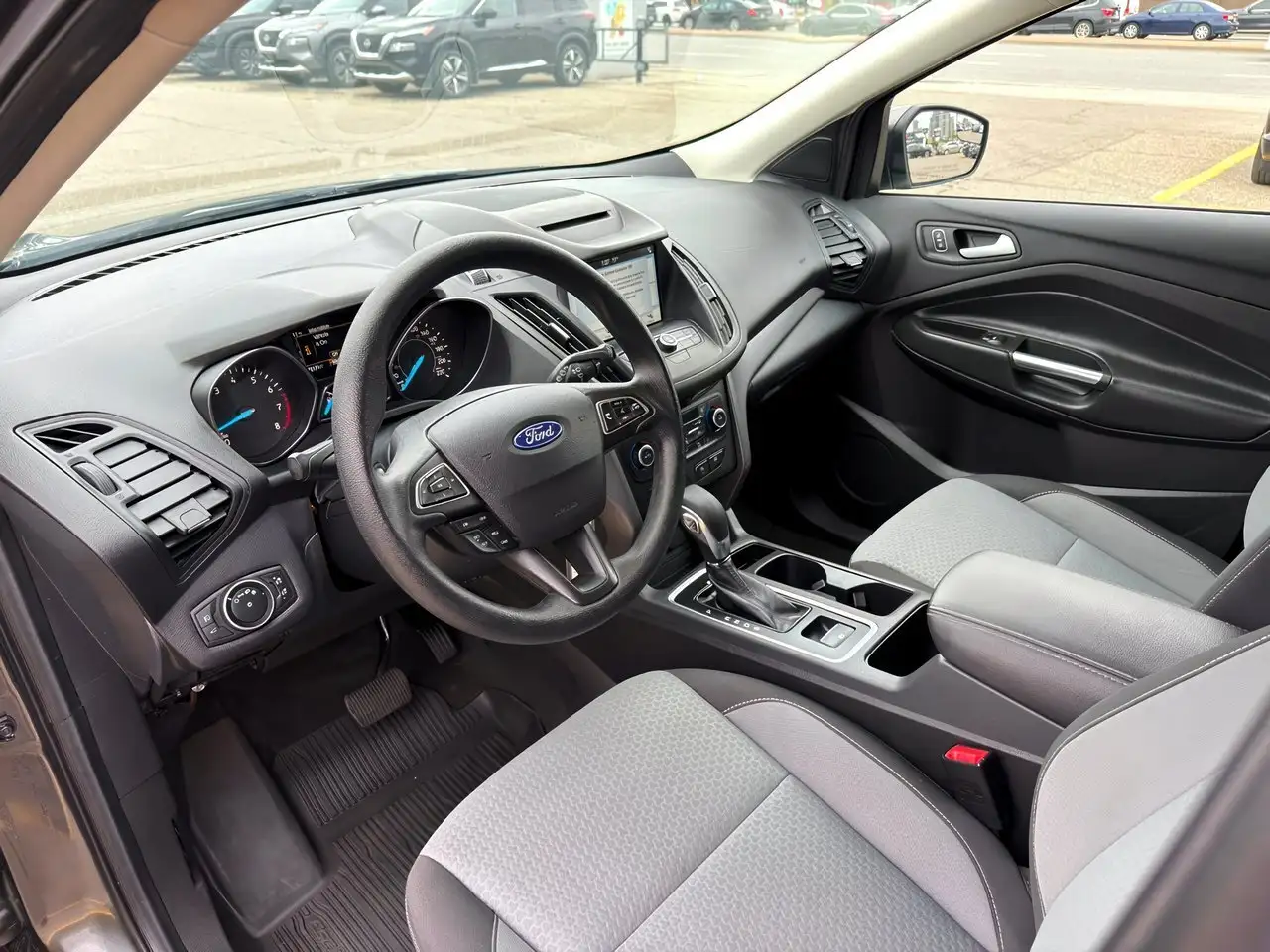 Ford Escape снимка Ford Escape