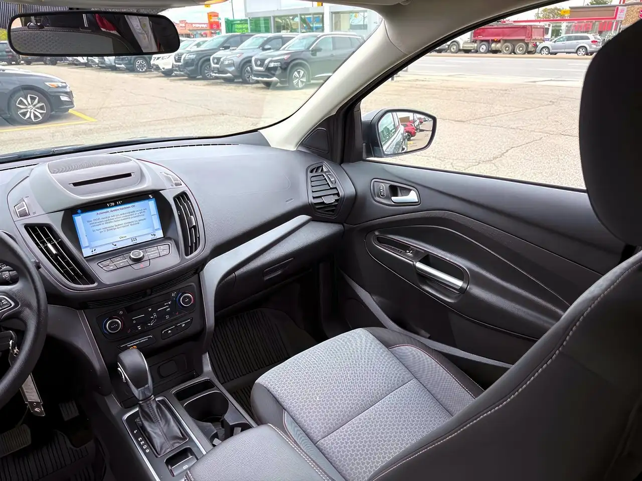 Ford Escape снимка Ford Escape