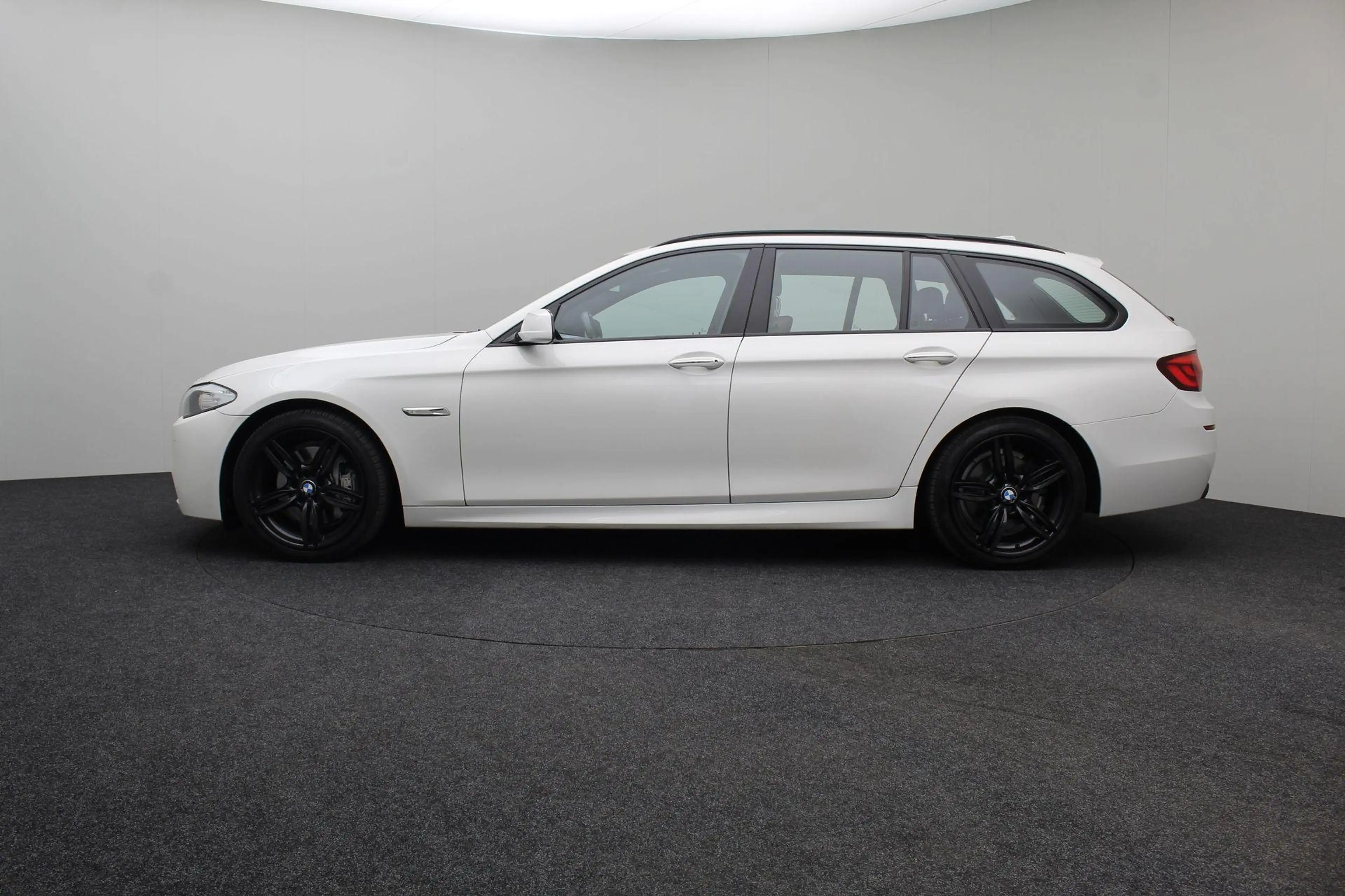 BMW 528 5-serie Touring 528i High Executive 2012 M-Pakket — photo 7