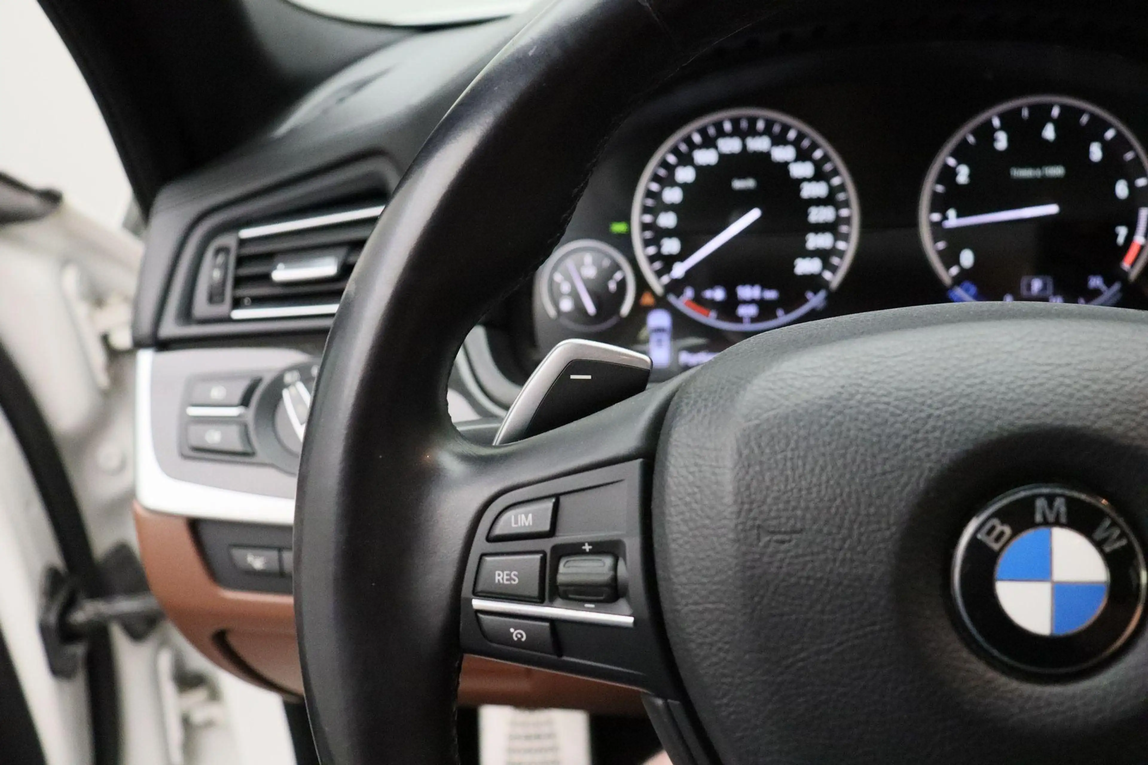 BMW 528 5-serie Touring 528i High Executive 2012 M-Pakket — photo 14